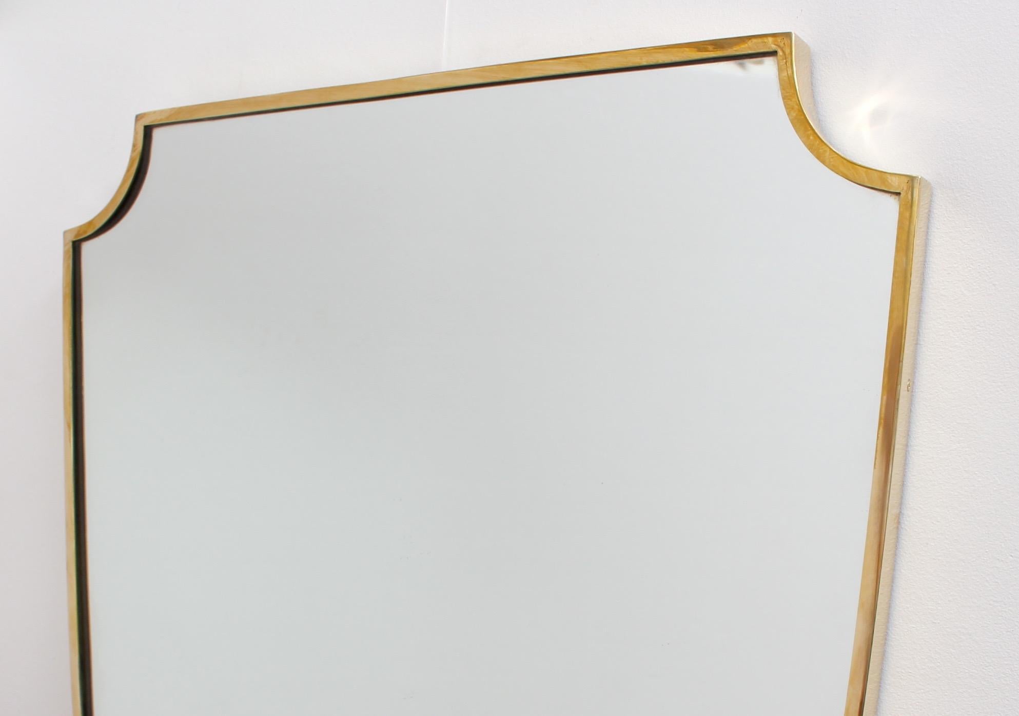 Midcentury Crest-Shaped Italian Wall Mirror with Brass Frame, 'circa 1950s' 3