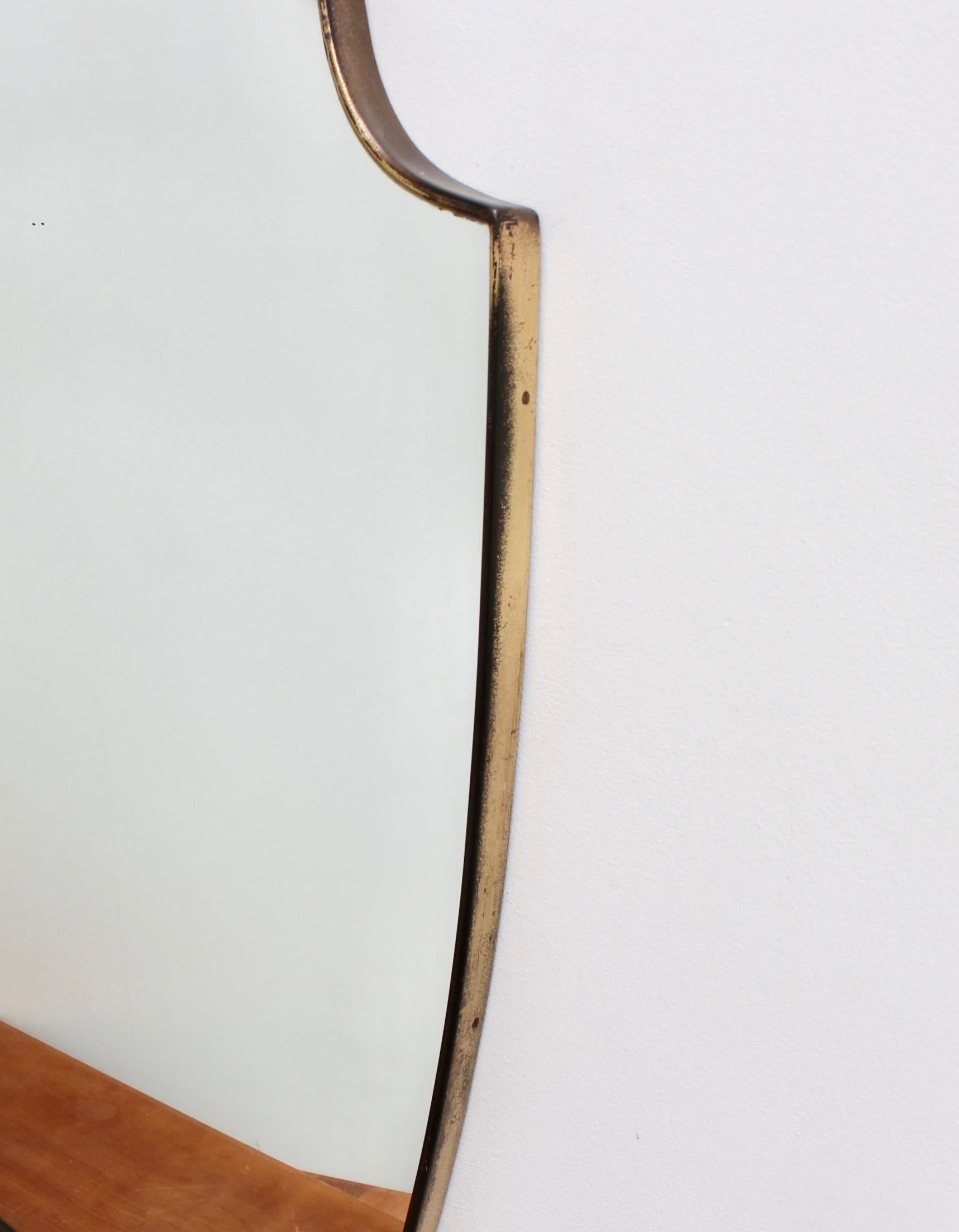 Midcentury Crest-Shaped Italian Wall Mirror with Brass Frame 'circa 1950s' 3