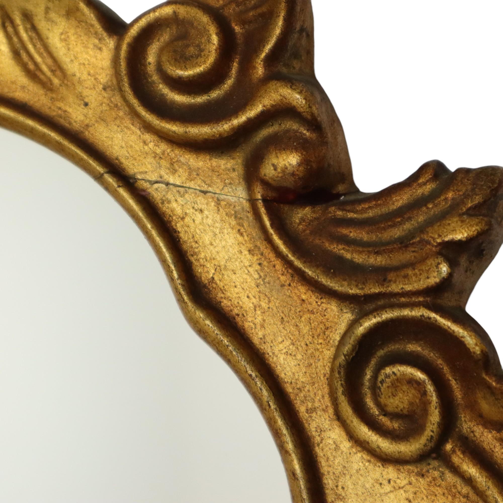 Specchio a cimiero di metà secolo Specchio d'oro classico Francia In condizioni buone in vendita a Poperinge, BE