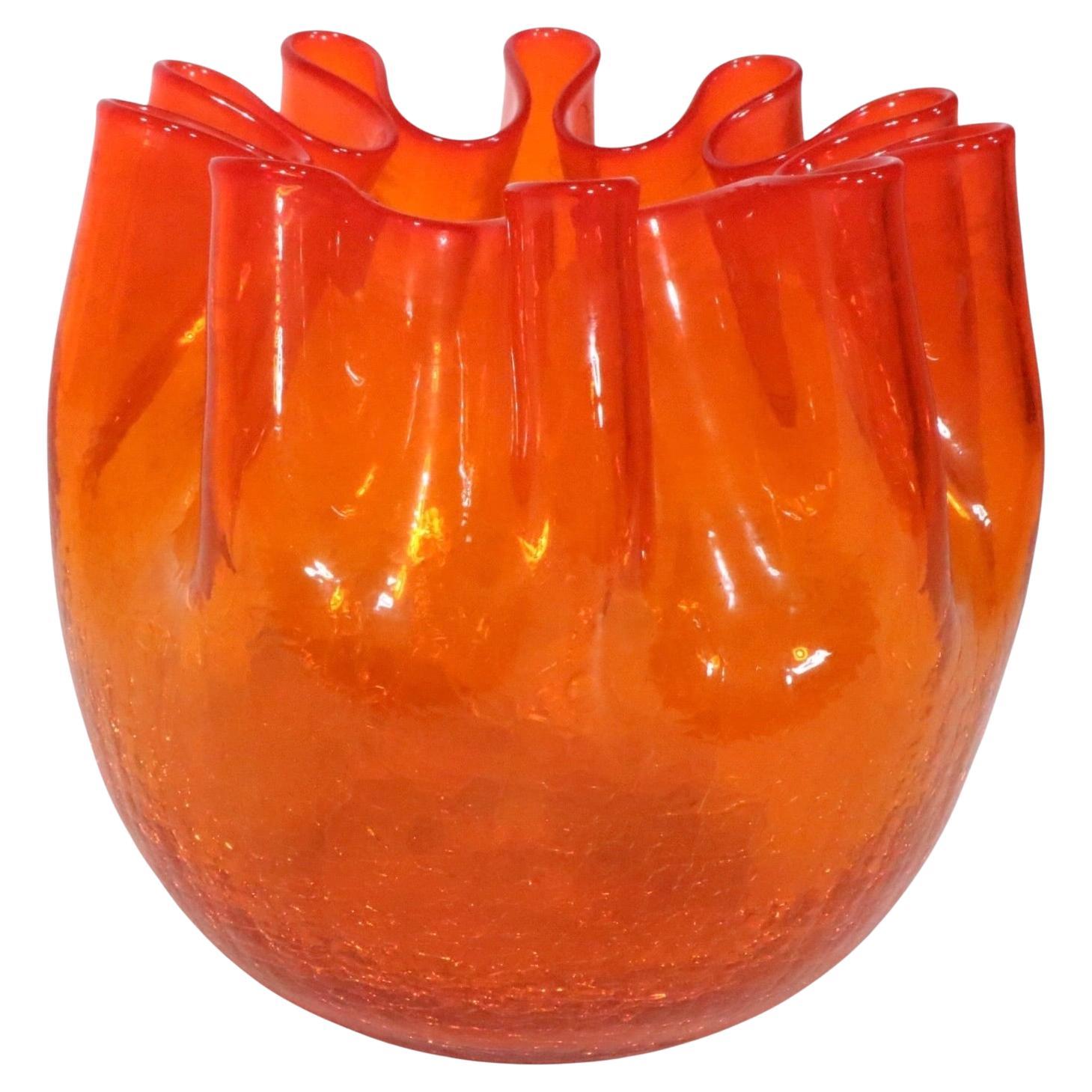 Mid Century Crimped Edge Crackle Glass Vase att. to Winslow Anderson for Blenko en venta