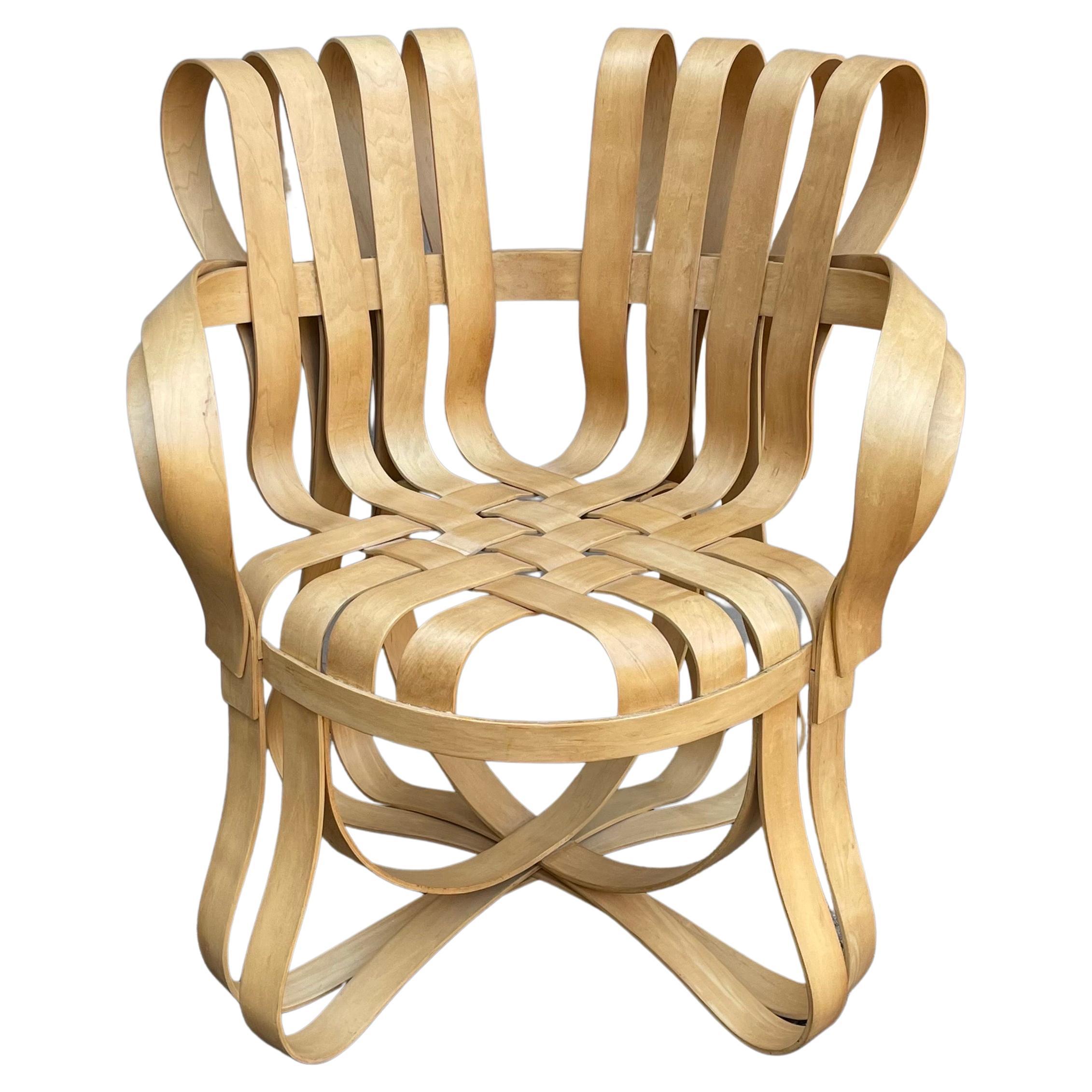 Chaise en érable courbé à carreaux croisés du milieu du siècle dernier de Frank Gehry pour Knoll, 1993 en vente