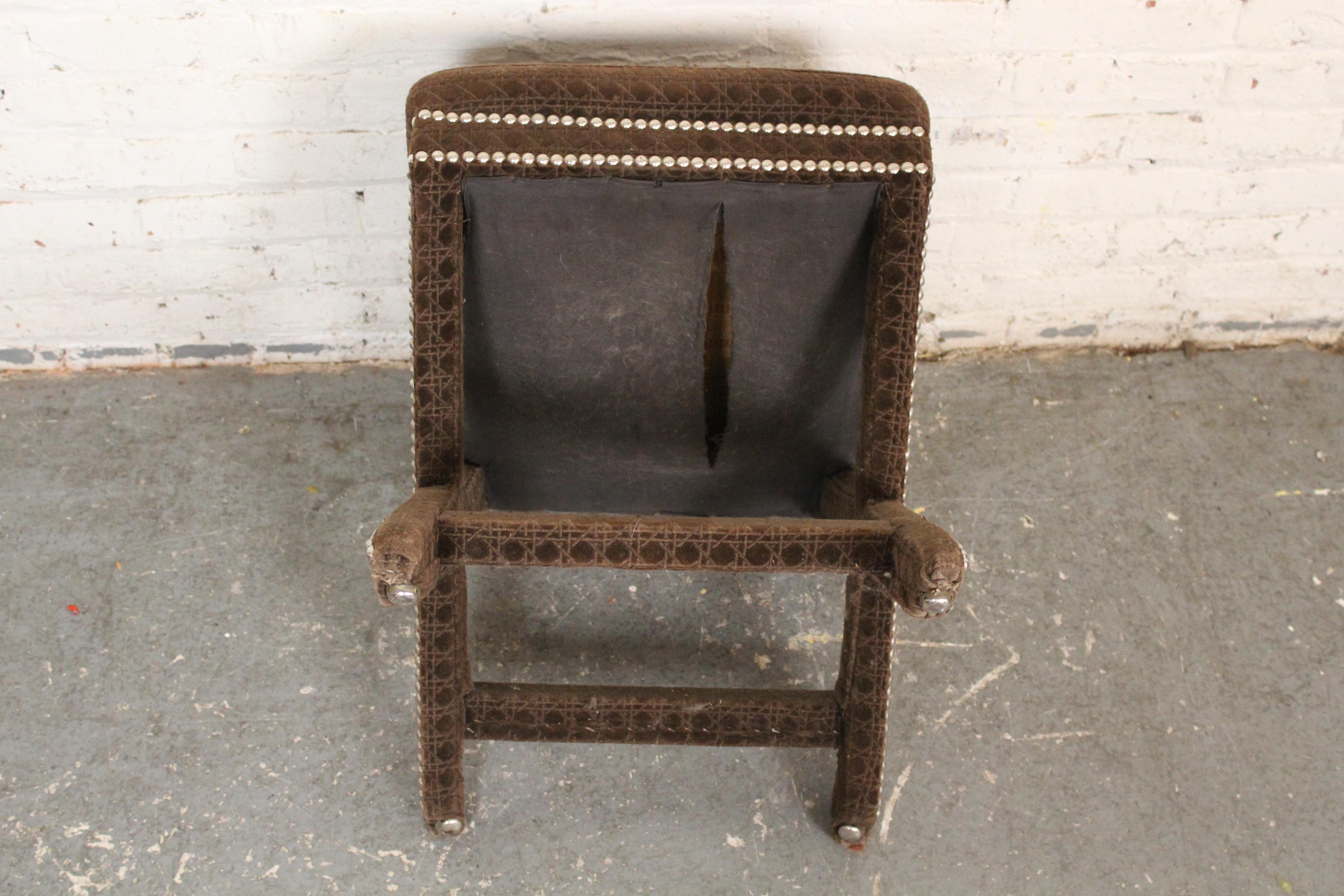 Tabouret à pieds croisés Mid-Century en vente 1