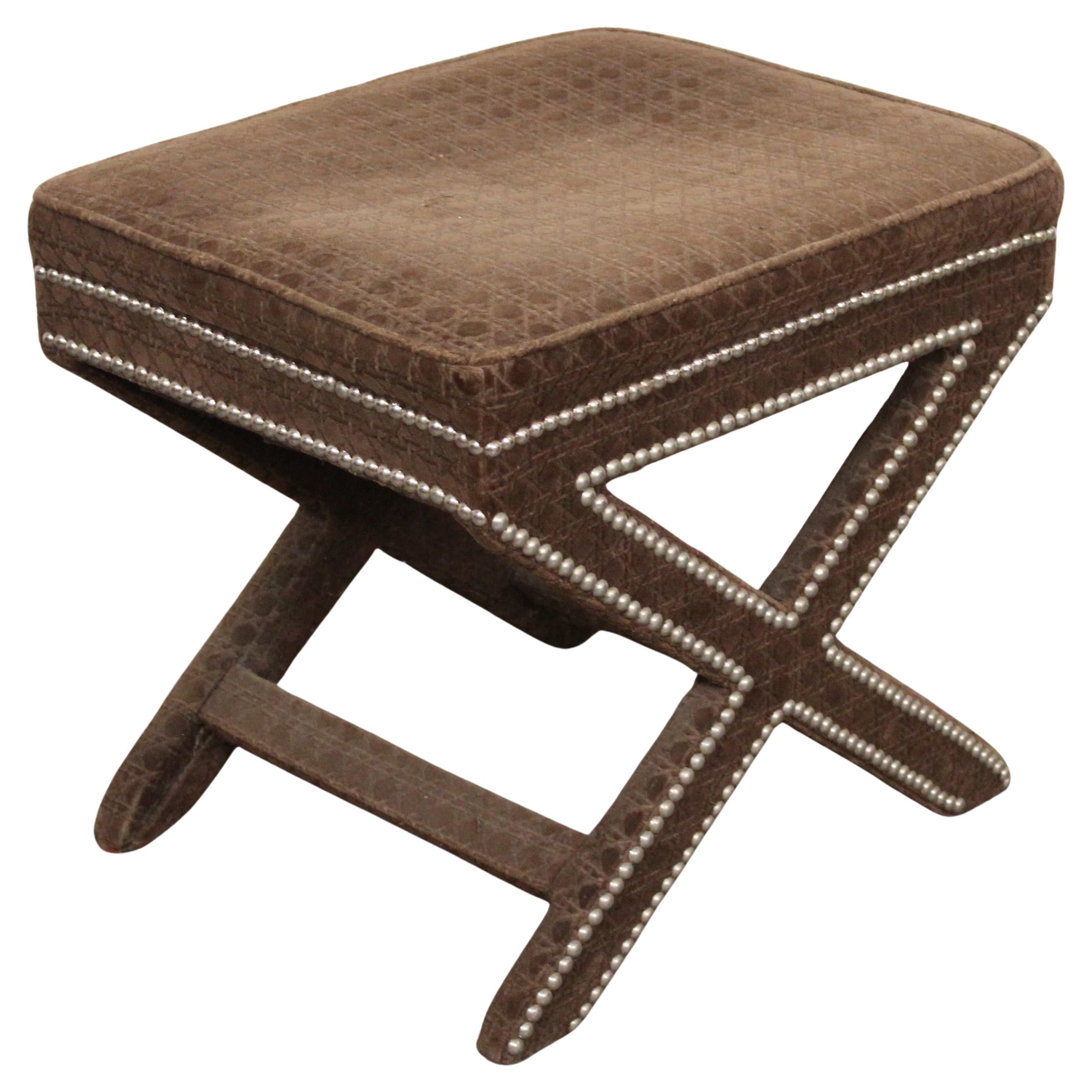Tabouret à pieds croisés Mid-Century en vente