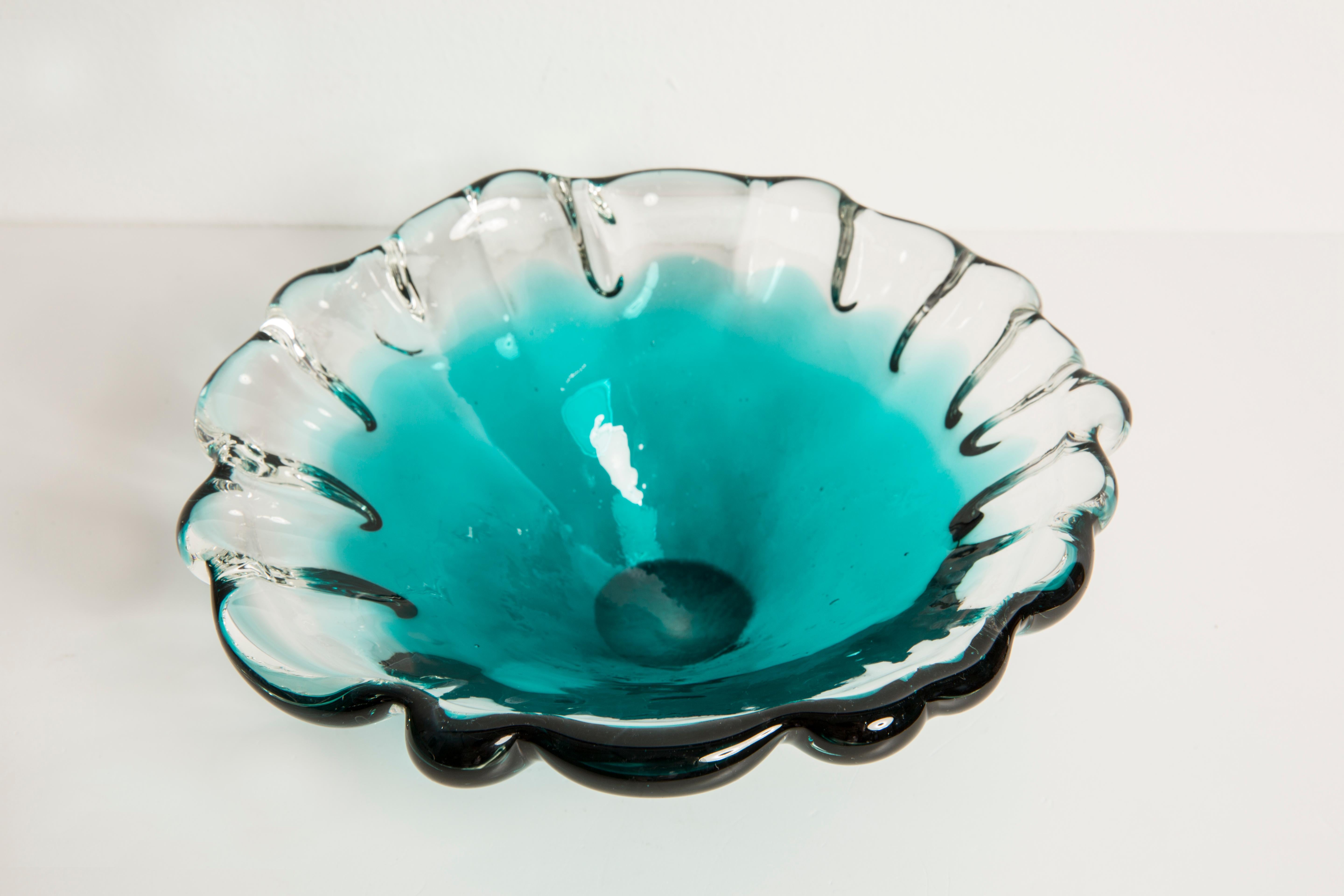 Mid Century Crystal Acqua Blue Glass Bowl, Italy, 1970s In Good Condition For Sale In 05-080 Hornowek, PL