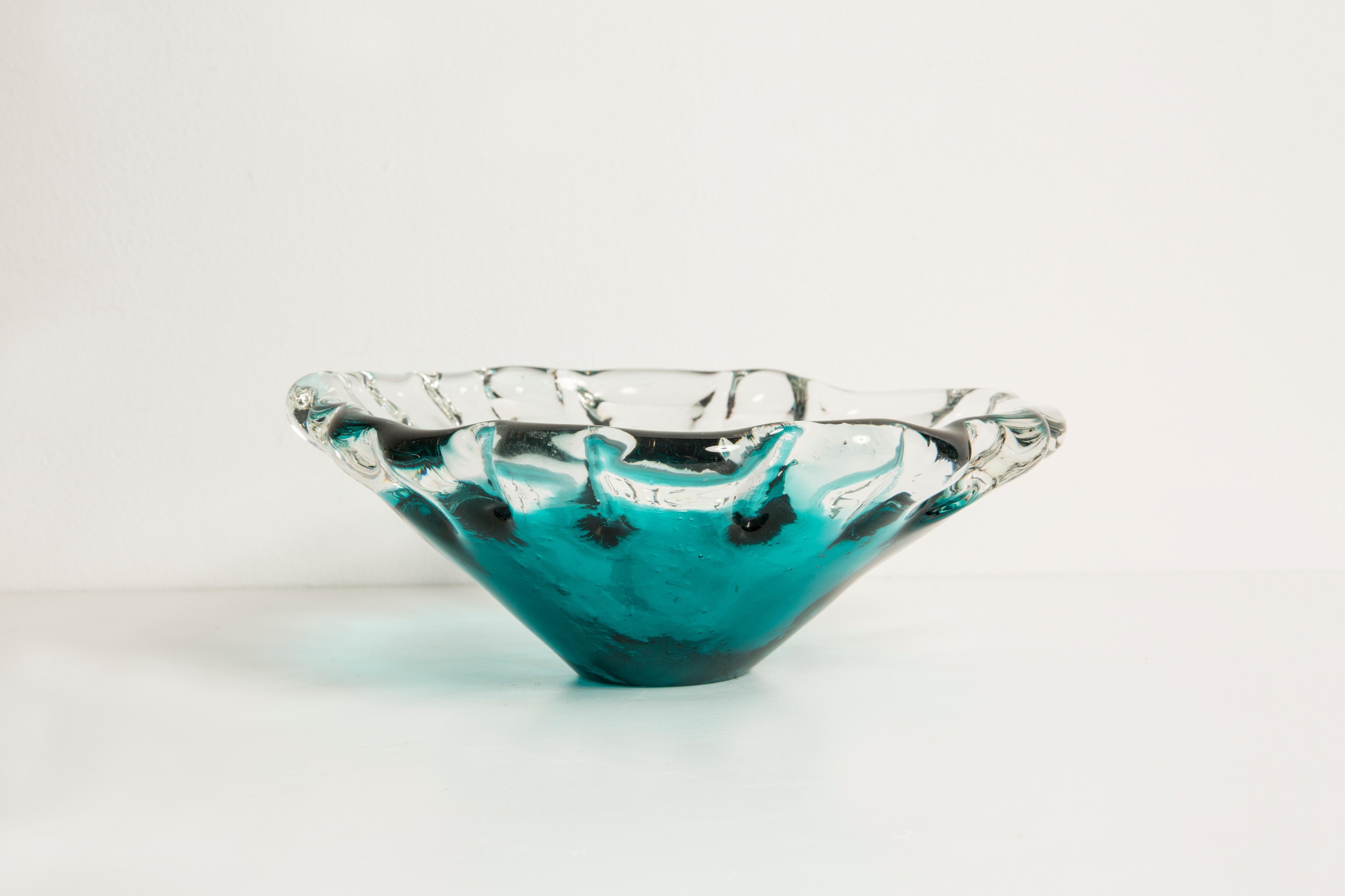 Mid Century Crystal Acqua Blue Glass Bowl, Italy, 1970s For Sale 2
