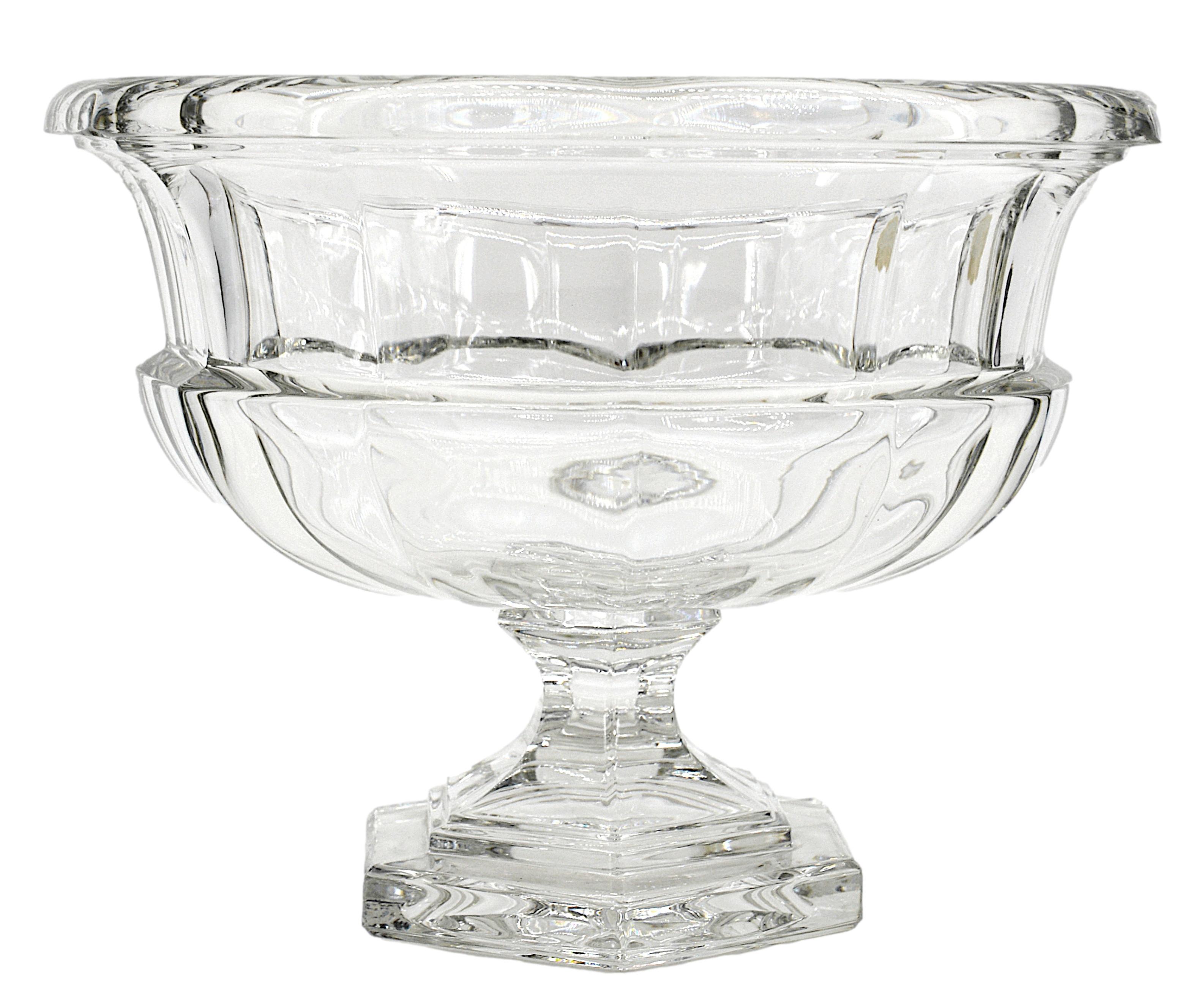 Mid-century fruit centerpiece by Cristalleries de Bavière, 1950s. Heavy & thick crystal - weight : 4kgs. Crystal pedestal bowl. Centerpiece or fruit bowl. Height: 7.5