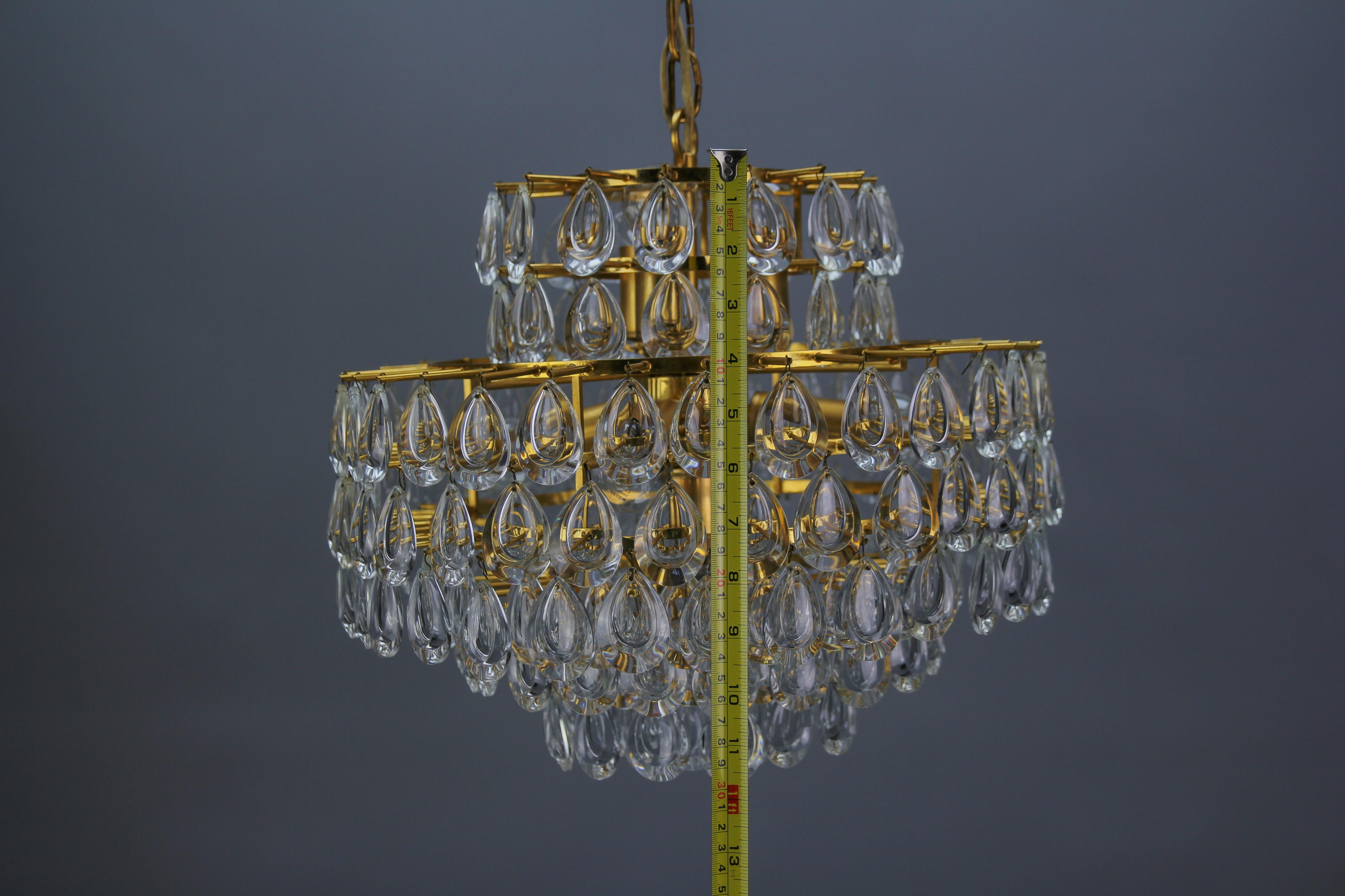 Mid-Century Crystal Glass and Gilt Brass Seven-Light Chandelier by Palwa For Sale 7