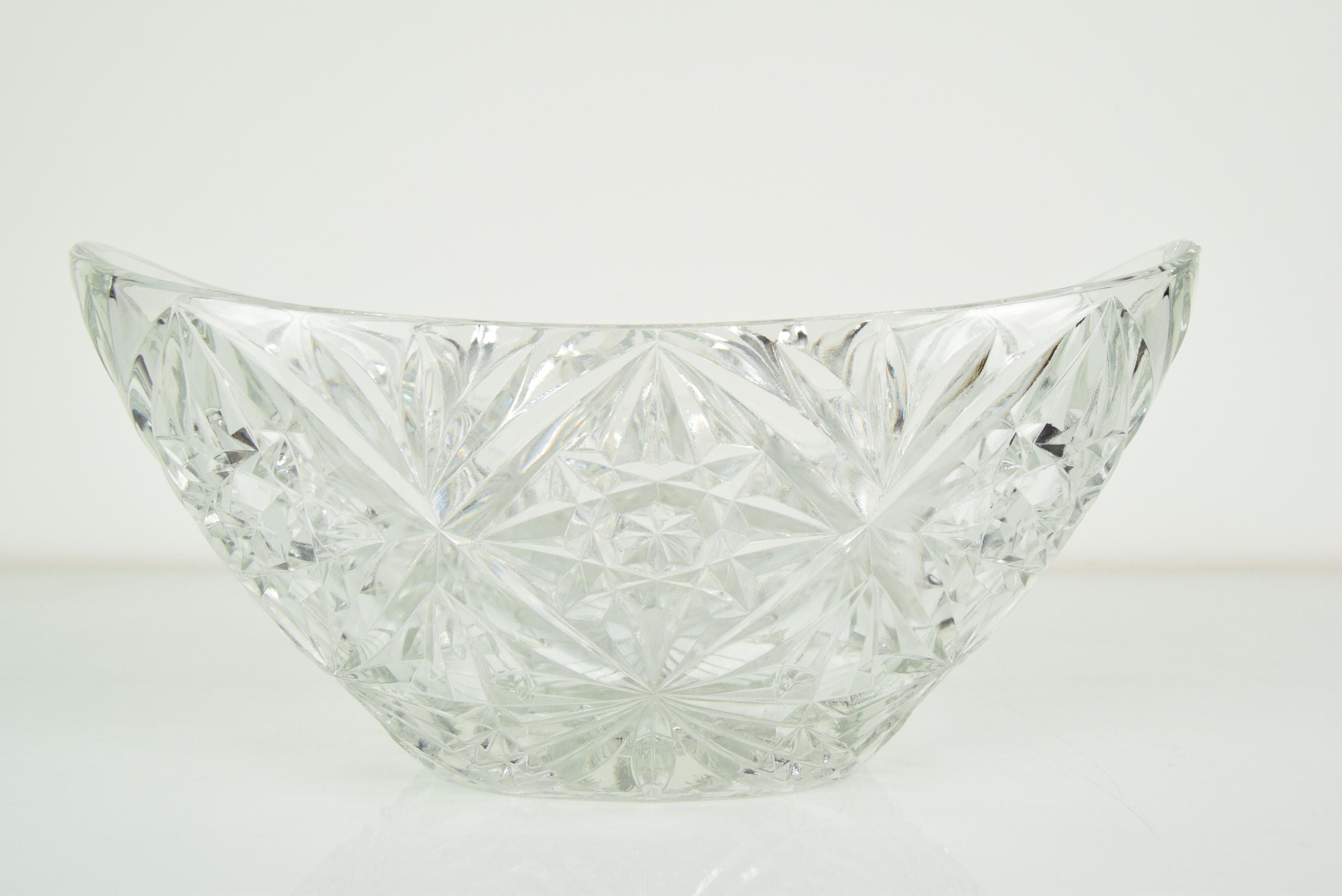 Mid-Century Crystal Glass Bowl, 1960's In Good Condition For Sale In Praha, CZ