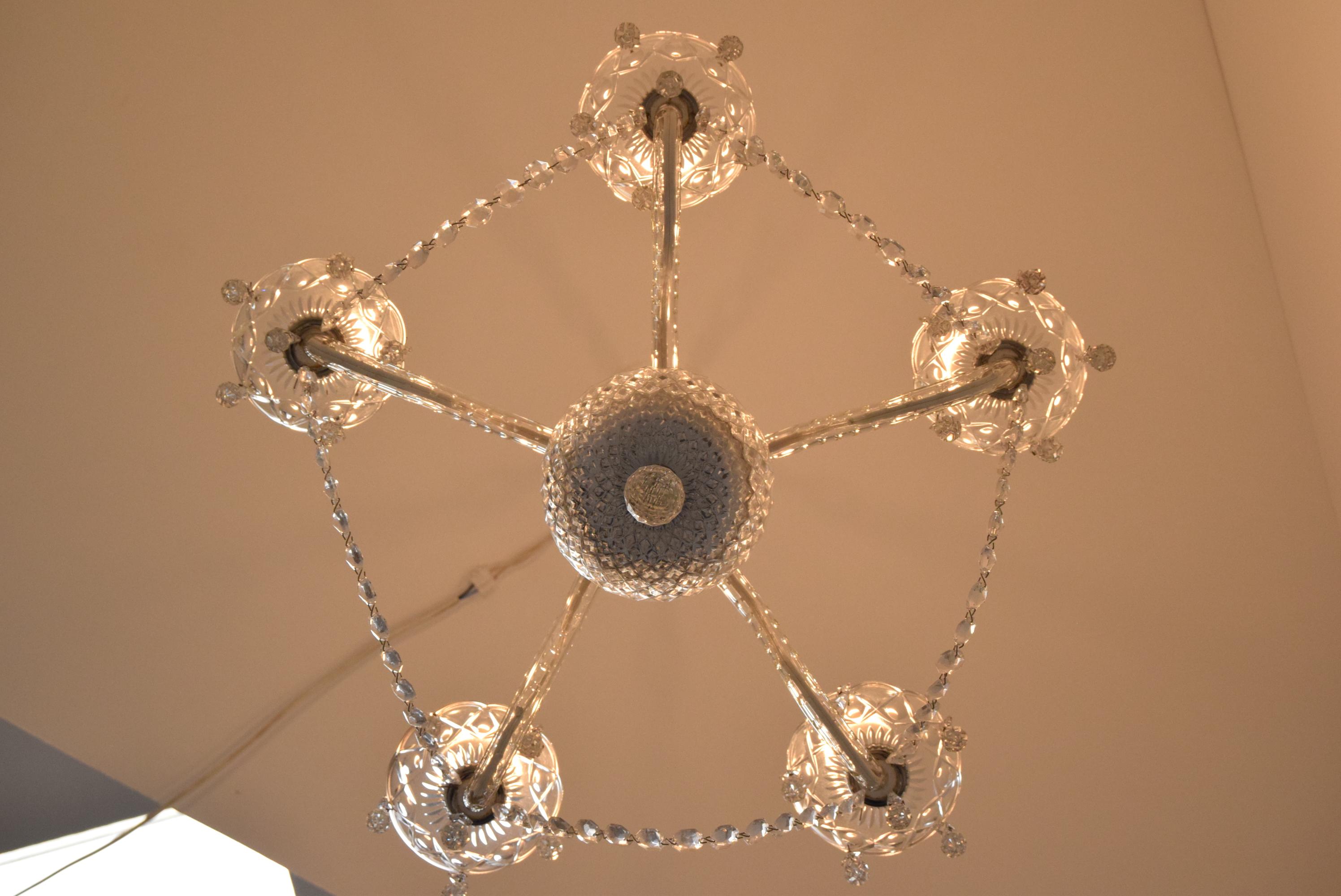 Mid-Century Crystal Glass Chandelier by Kamenicky Senov, 1960's In Good Condition For Sale In Praha, CZ