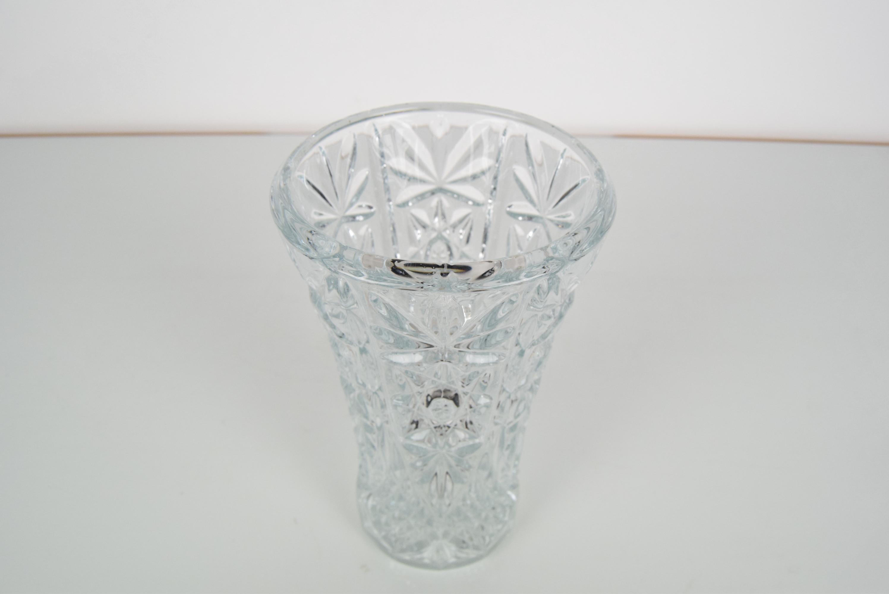 Tchèque Vase en verre de cristal du milieu du siècle dernier, années 1950 en vente