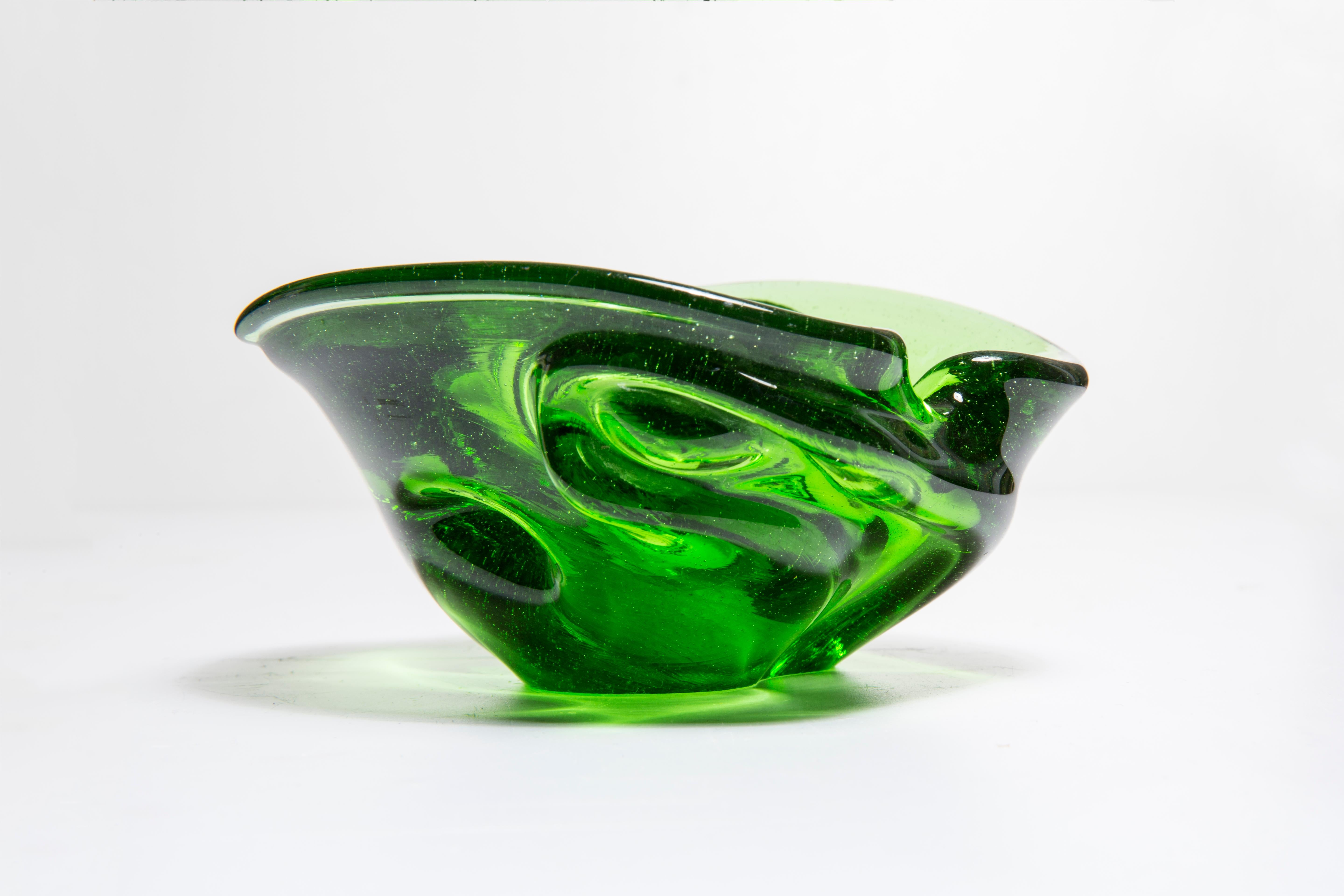 Mid Century Crystal Green Glass Ashtray Bowl, Italy, 1970s In Good Condition In 05-080 Hornowek, PL