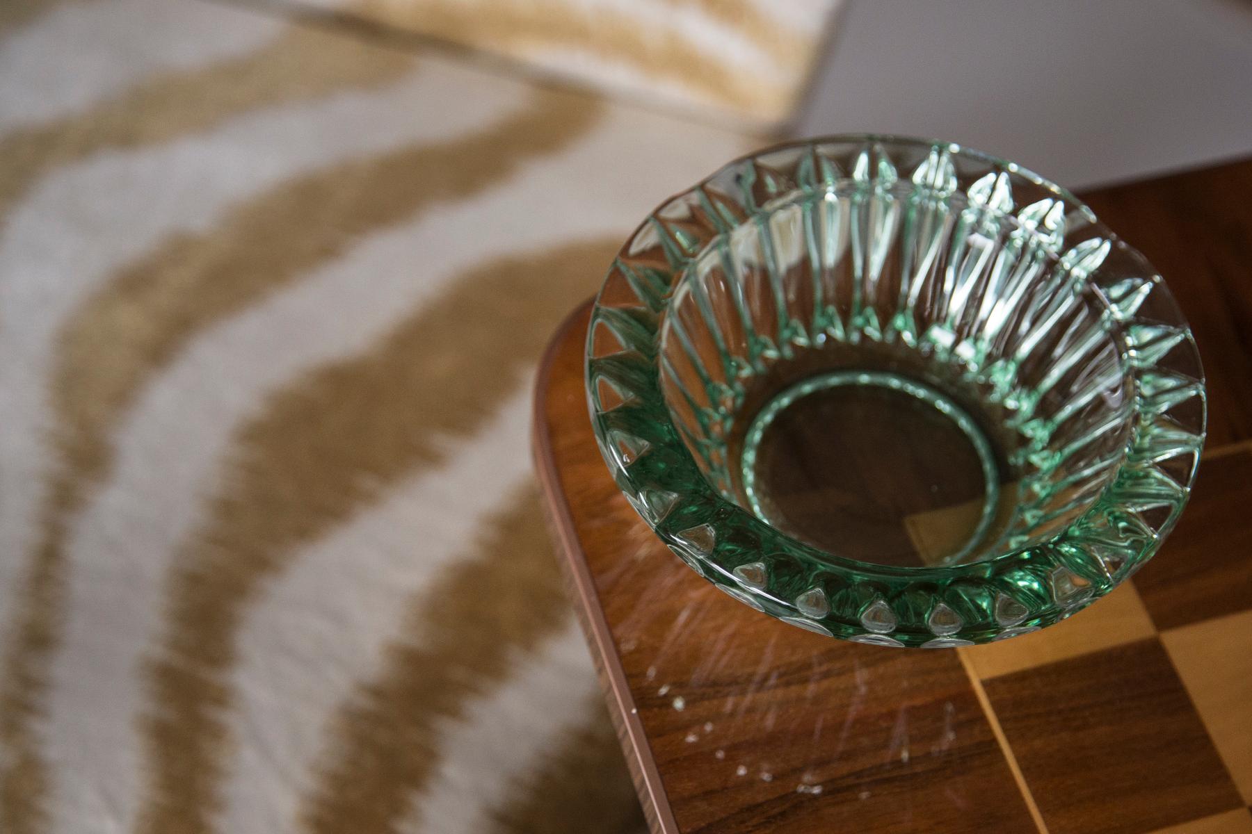 Mid Century Crystal Green Glass Ashtray Bowl, Italy, 1970s In Good Condition For Sale In 05-080 Hornowek, PL
