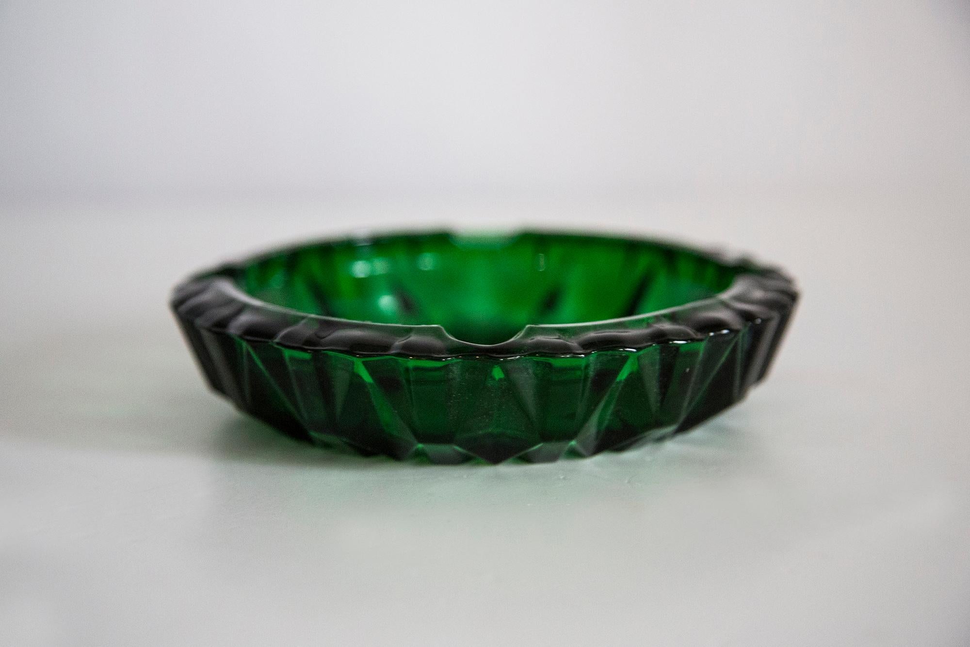 Mid Century Crystal Green Glass Ashtray Bowl, Italy, 1970s In Good Condition For Sale In 05-080 Hornowek, PL