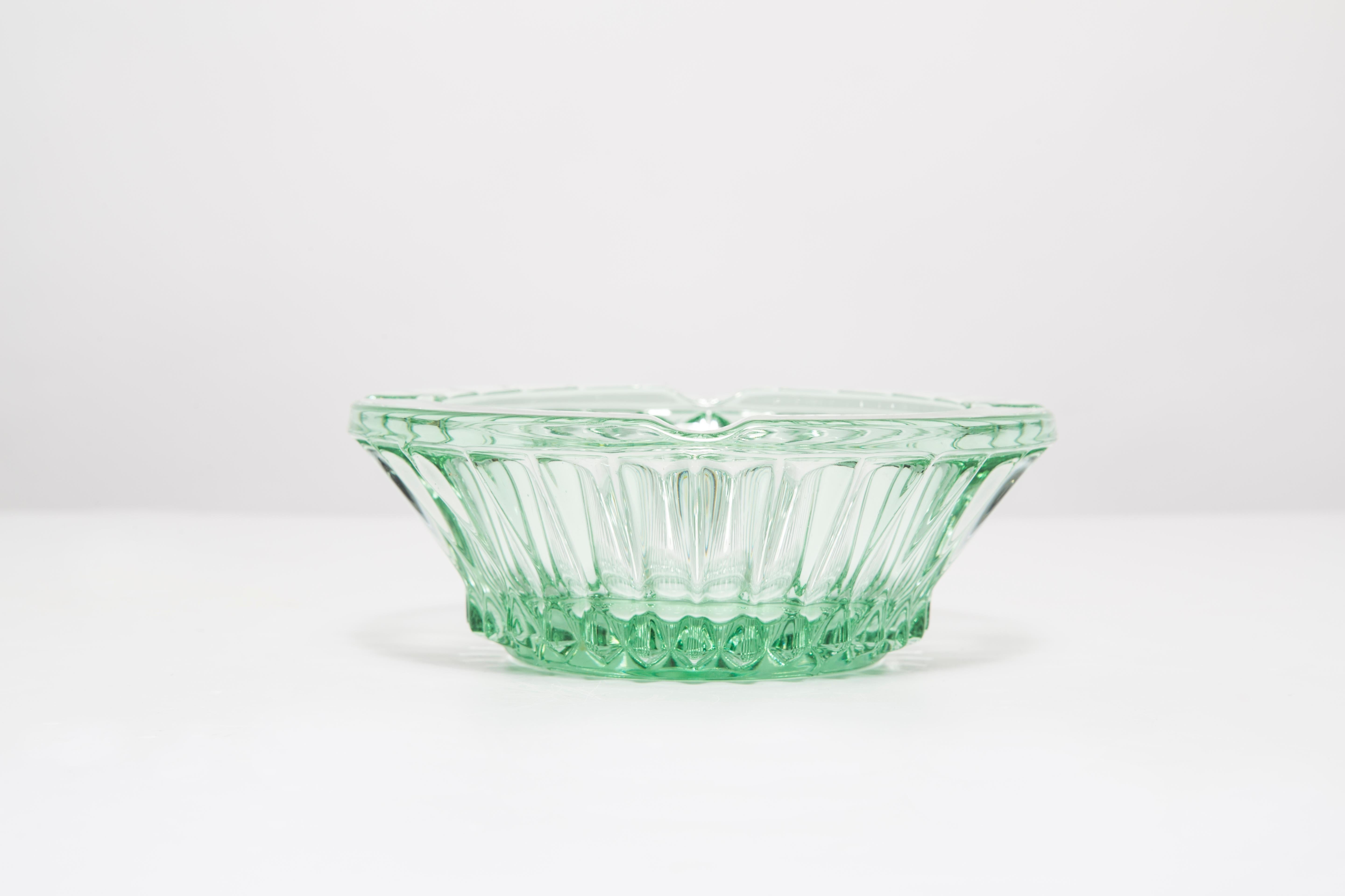 Mid Century Crystal Green Glass Ashtray Bowl, Italy, 1970s For Sale 1
