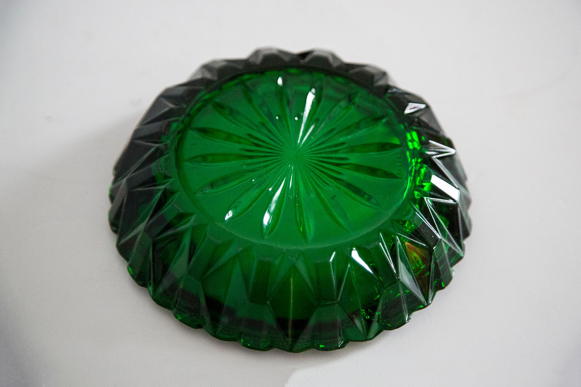 Mid Century Crystal Green Glass Ashtray Bowl, Italy, 1970s For Sale 1