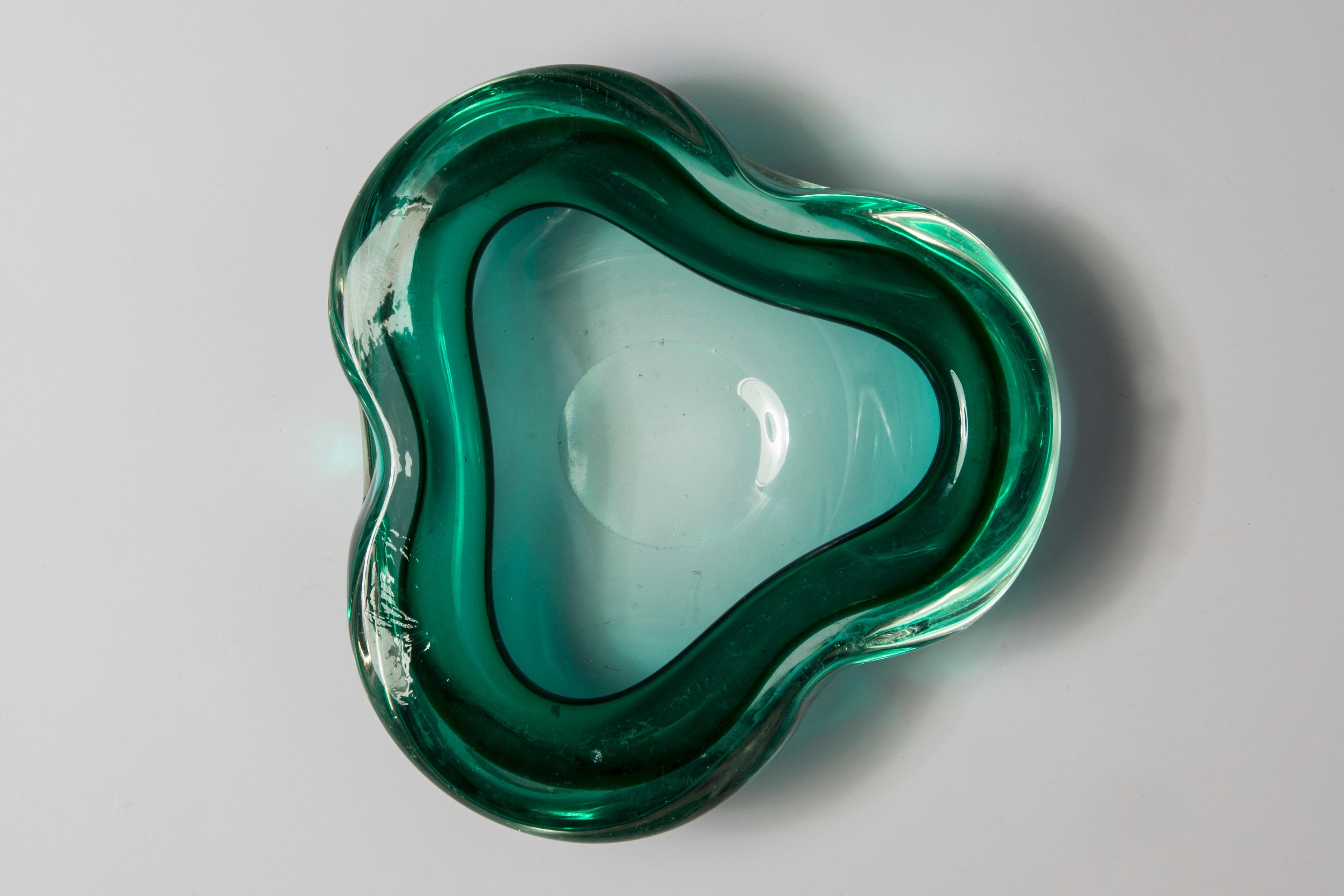 Mid Century Crystal Green Glass Ashtray Bowl, Italy, 1970s 4