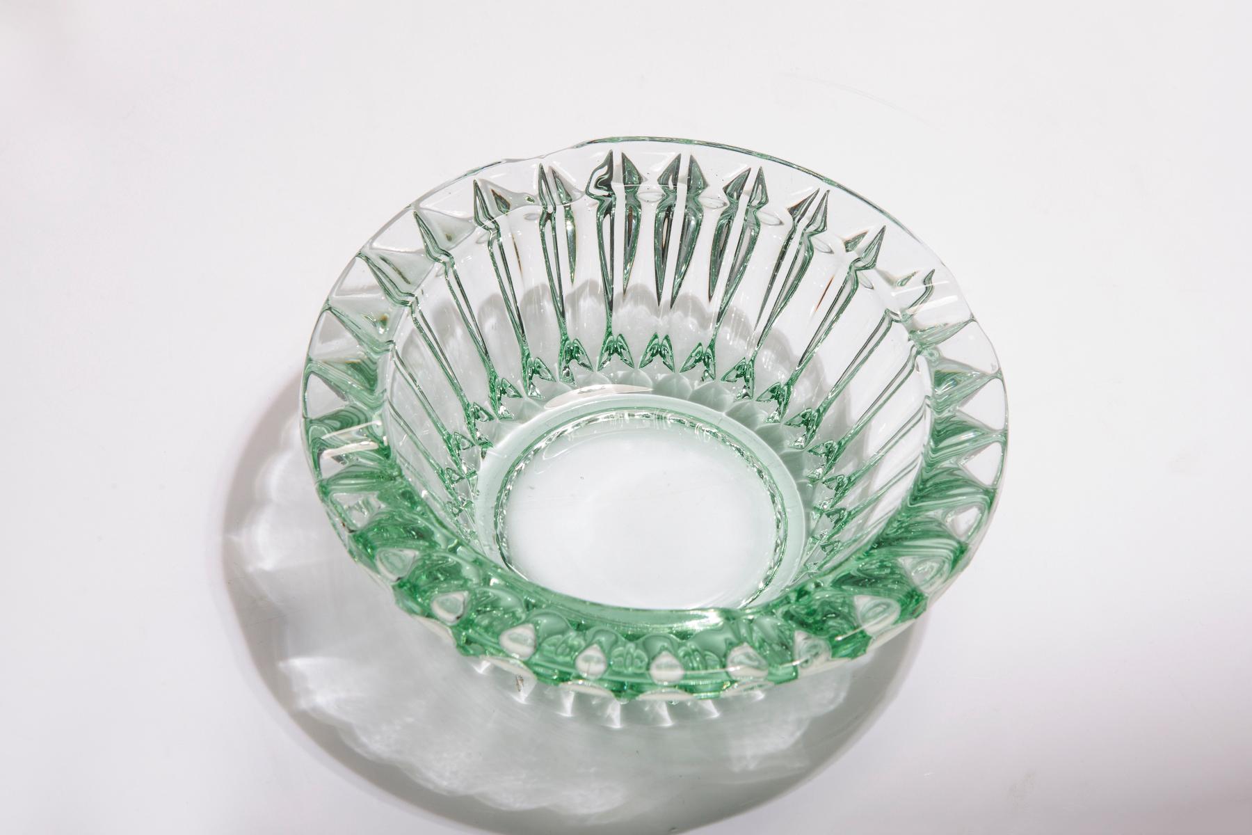 Bol de cendrier en verre vert cristal du milieu du siècle dernier, Italie, 1970 en vente 3