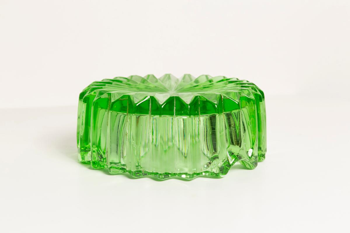 Midcentury Crystal Green Glass Bowl Ashtray, Italy, 1970s For Sale 9