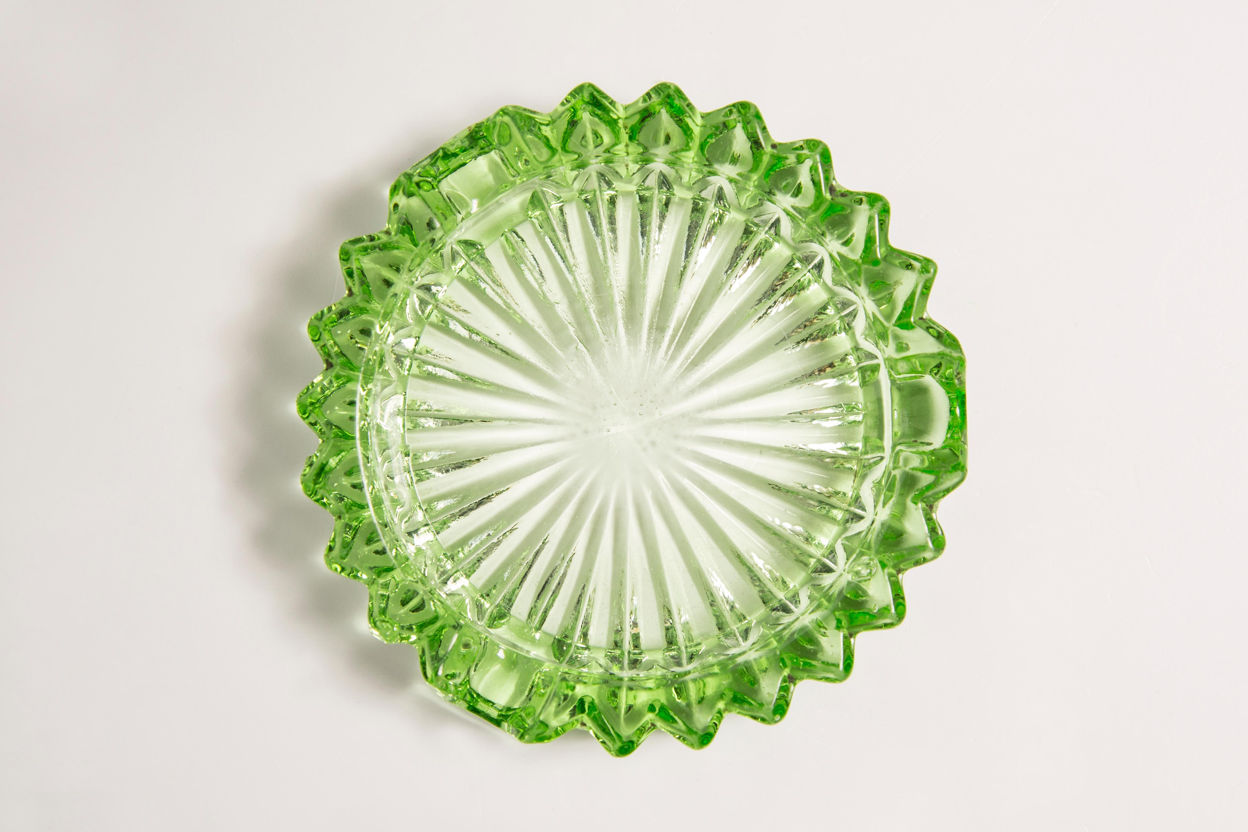 Midcentury Crystal Green Glass Bowl Ashtray, Italy, 1970s 1