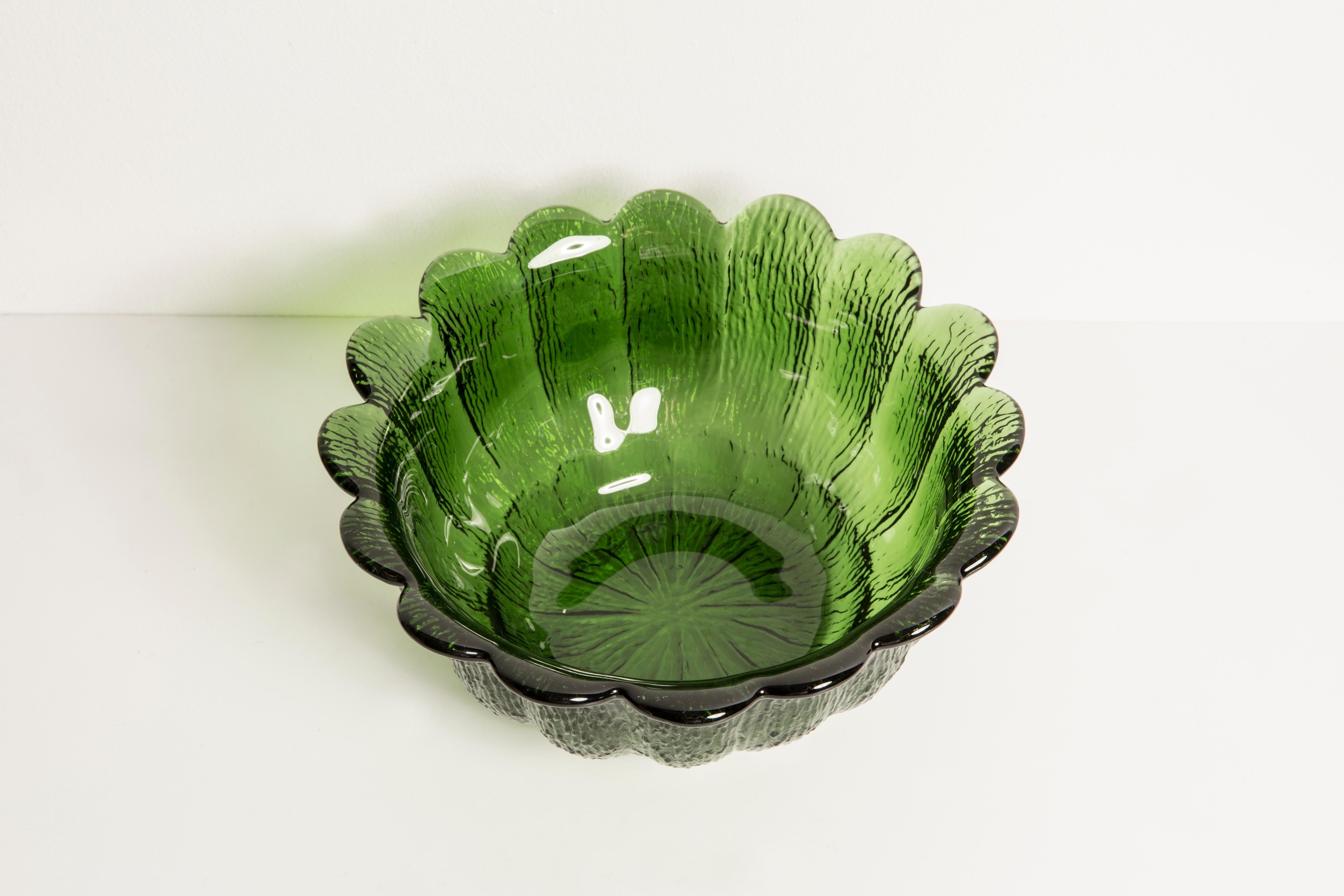 Mid Century Crystal Green Glass Bowl, Italy, 1970s In Good Condition In 05-080 Hornowek, PL