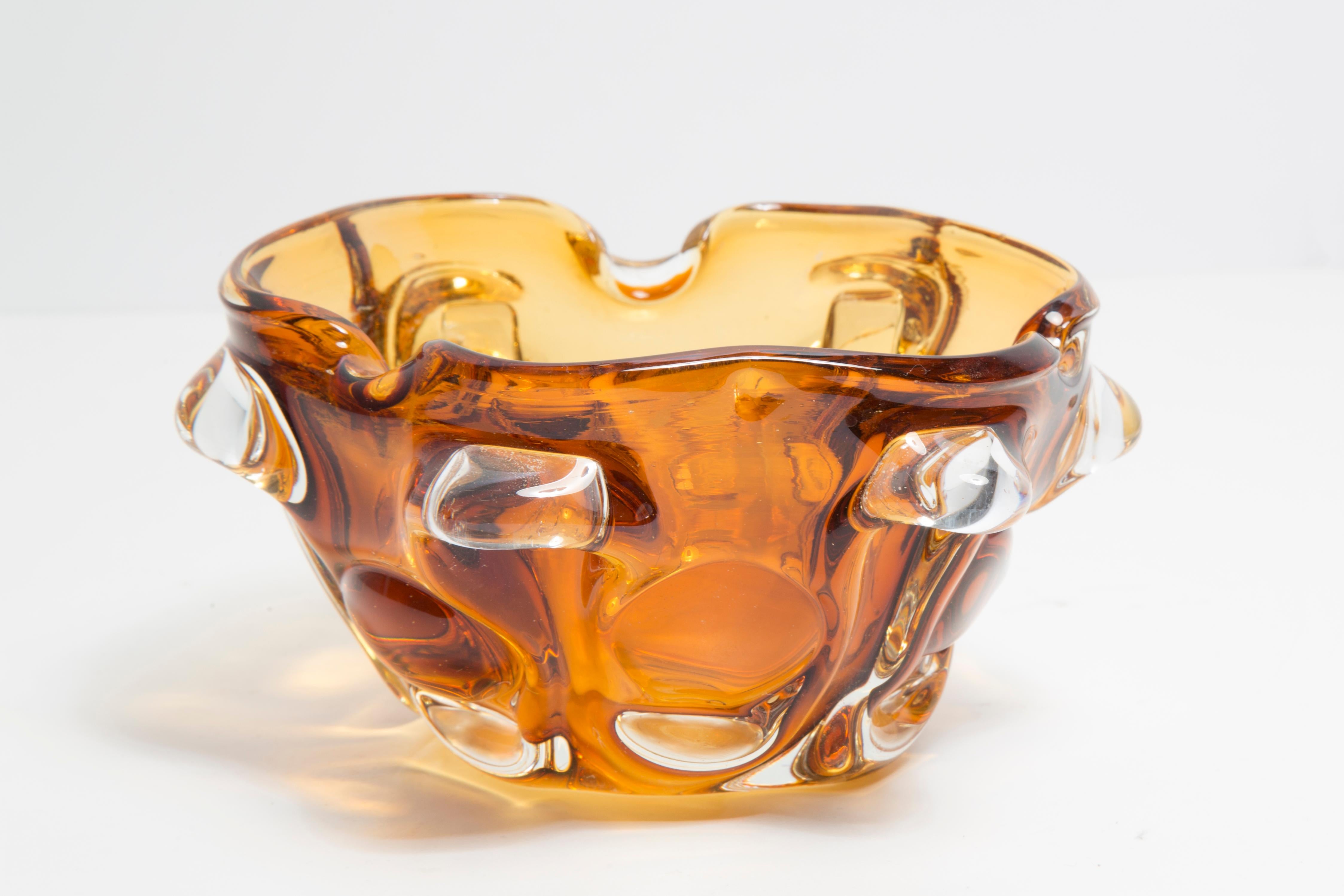 Mid Century Crystal Mustard Yelllow Glass Ashtray Bowl, Italy, 1970s In Good Condition For Sale In 05-080 Hornowek, PL