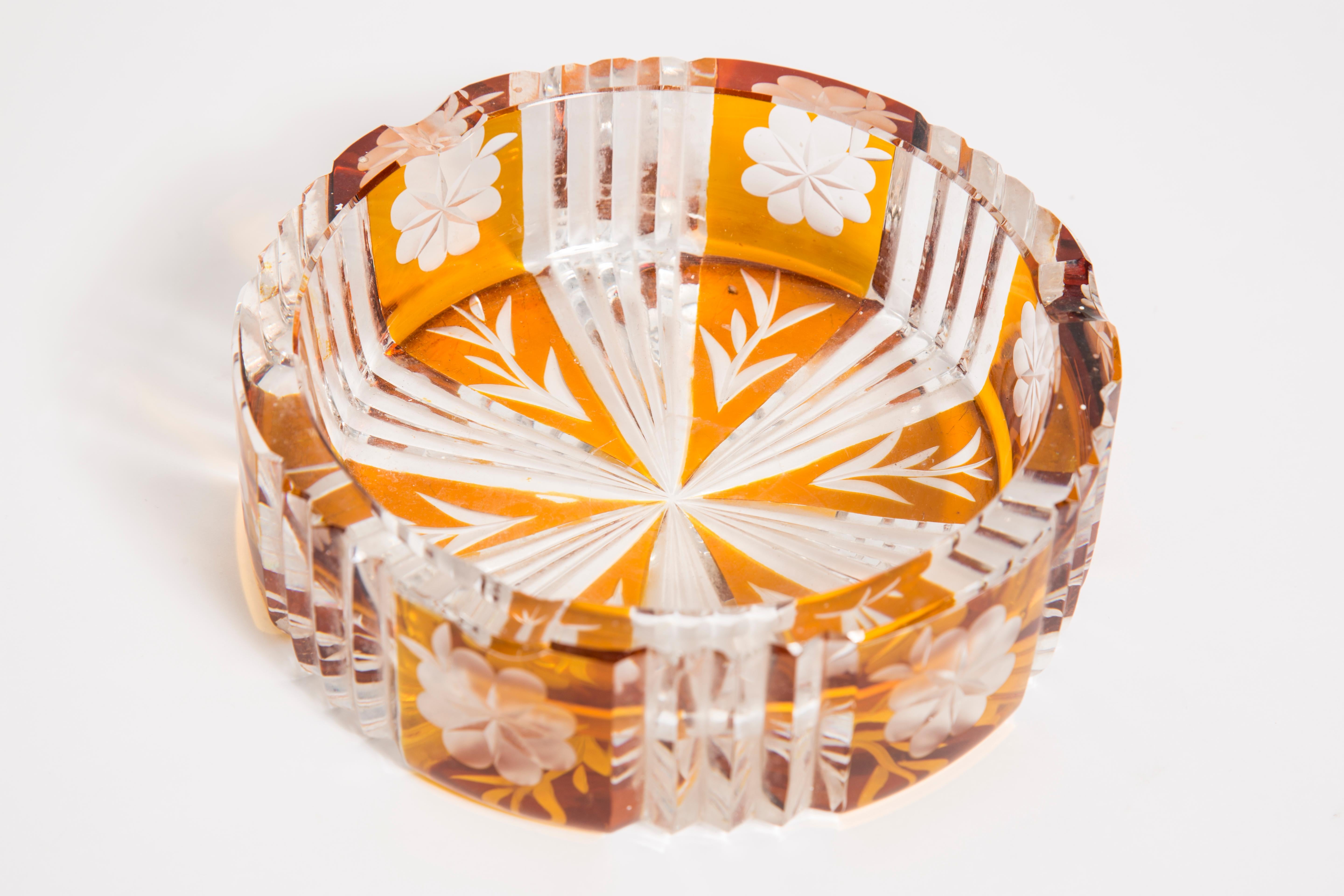 Mid Century Crystal Mustard Yellow Glass Bowl Ashtray, Italy, 1970s In Good Condition In 05-080 Hornowek, PL