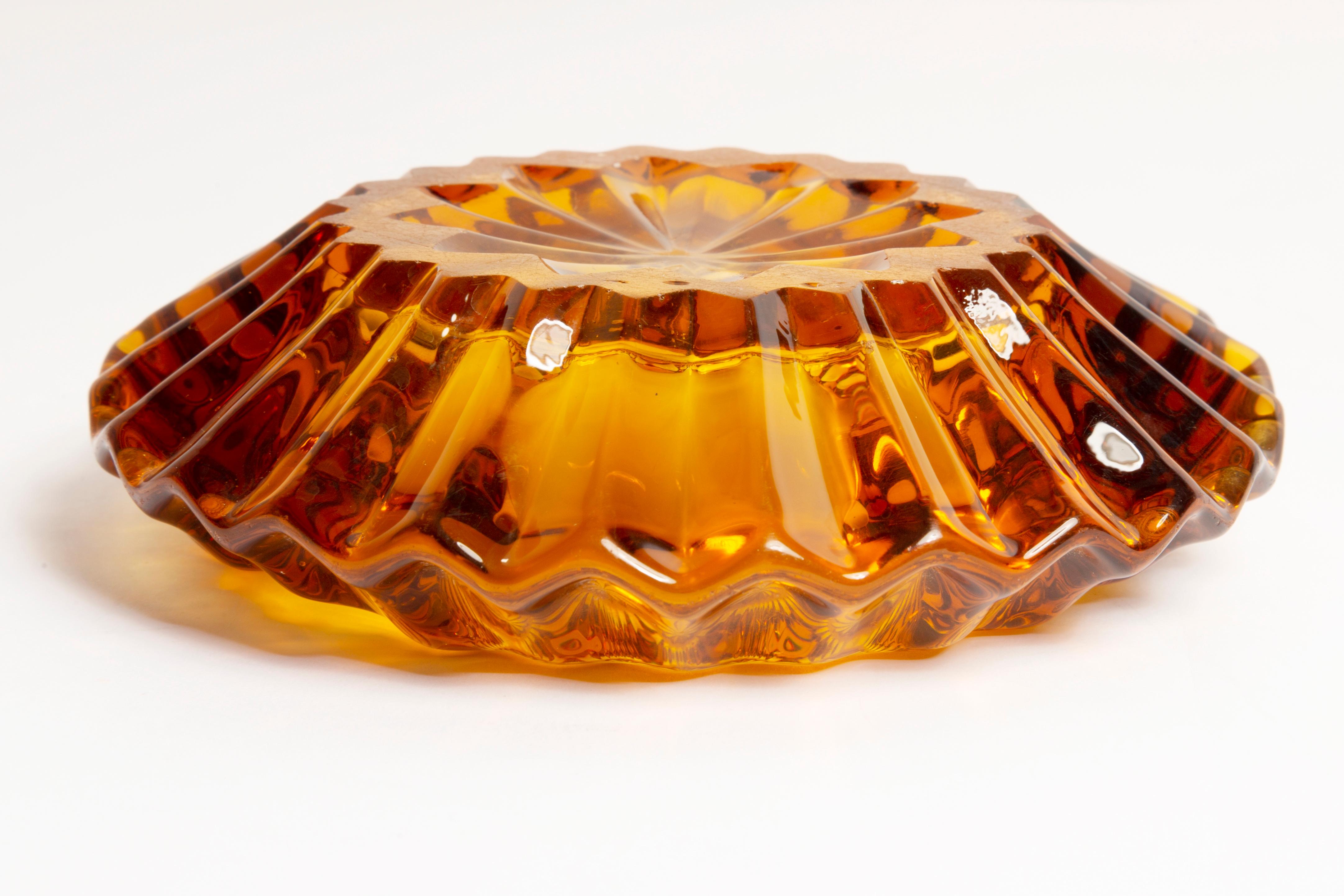 Midcentury Crystal Mustard Yellow Glass Bowl Ashtray, Italy, 1970s For Sale 1