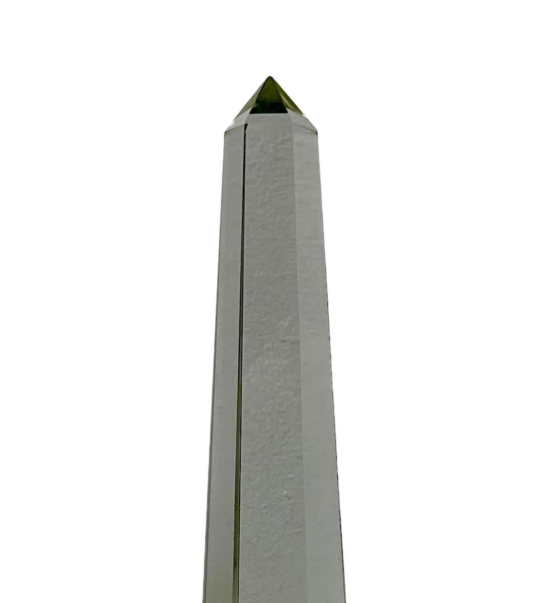 Mid Century Crystal Obelisk In Good Condition For Sale In Tampa, FL