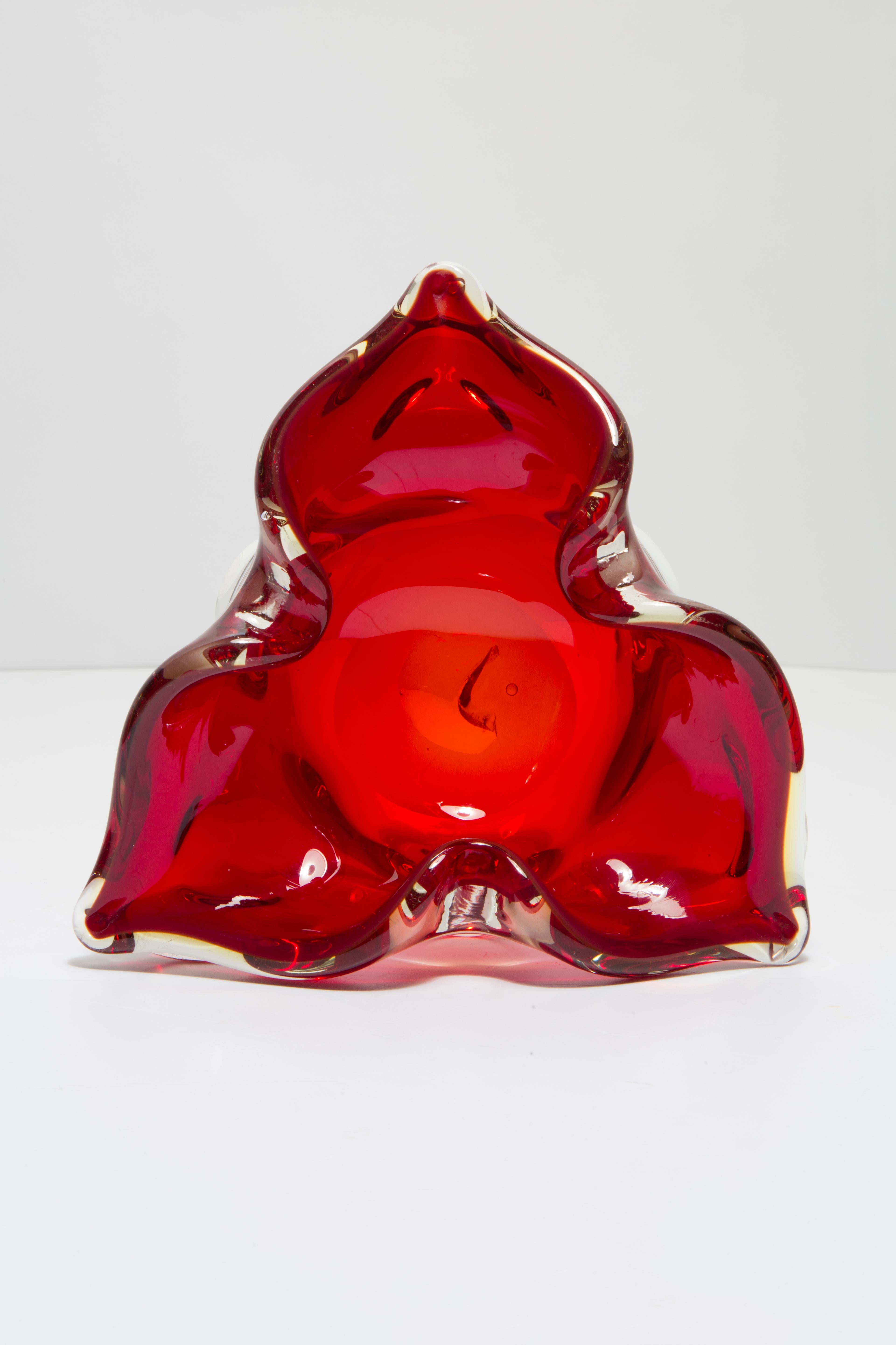 Mid Century Crystal Red Artistic Glass Ashtray Bowl, Italy, 1970s For Sale 4