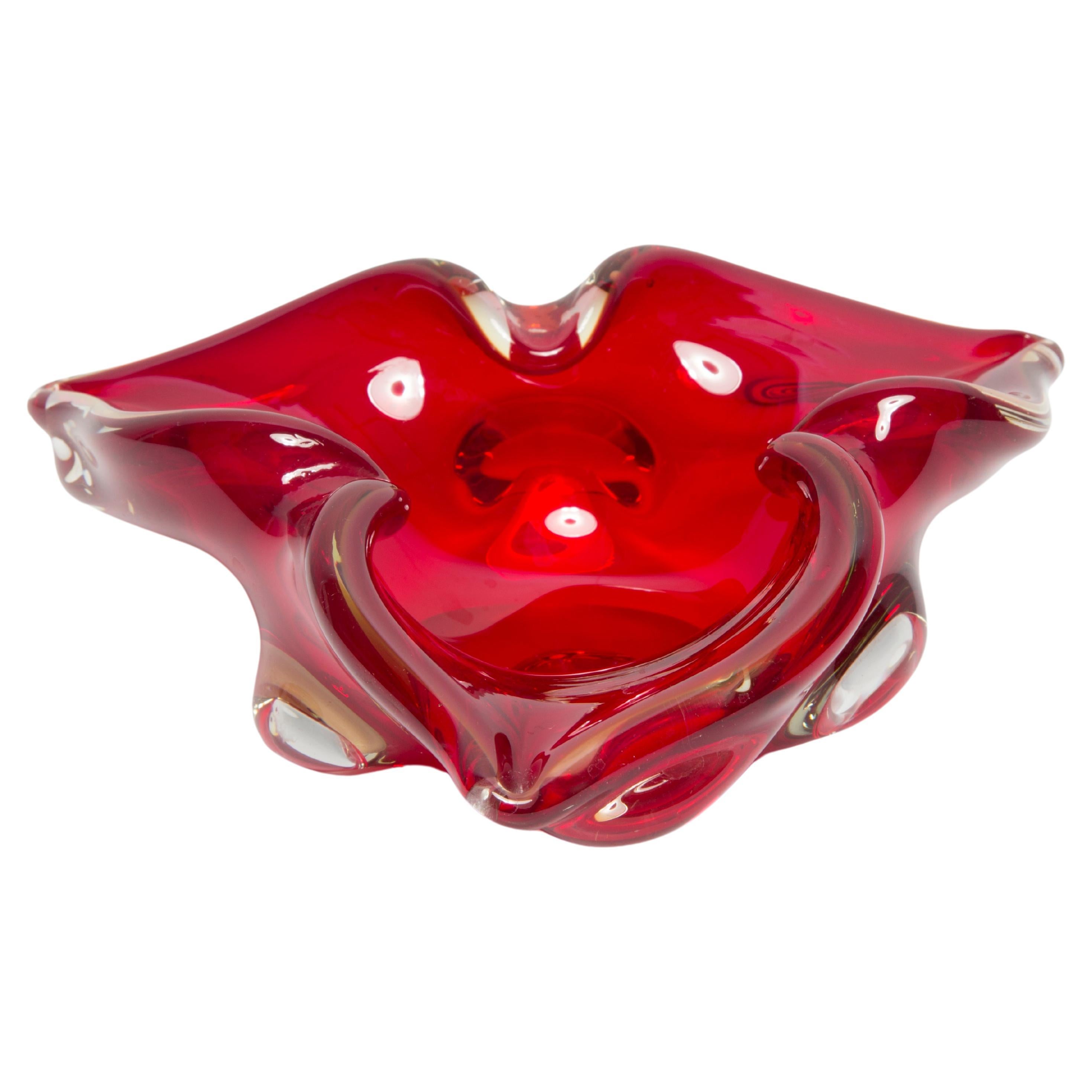 Mid Century Crystal Red Artistic Glass Ashtray Bowl, Italy, 1970s For Sale