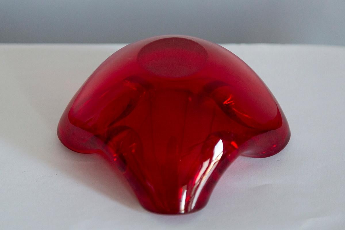 Mid Century Crystal Red Glass Ashtray Bowl, Italy, 1970s For Sale 5
