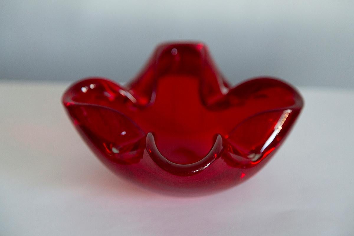 Mid Century Crystal Red Glass Ashtray Bowl, Italy, 1970s For Sale 2