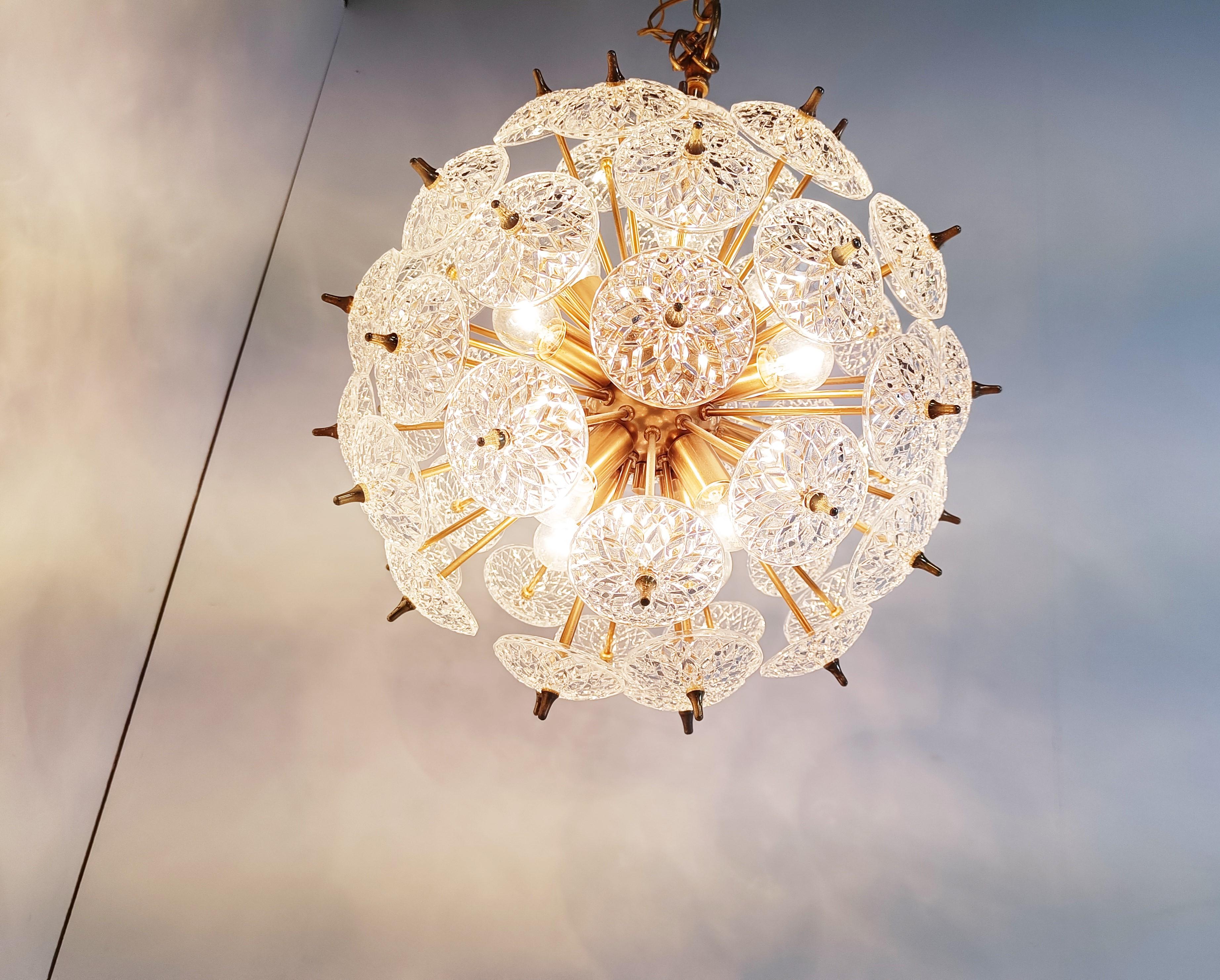 Mid century crystal sputnik chandelier by Val saint lambert, 1960s In Good Condition In Leuven, Vlaams Gewest