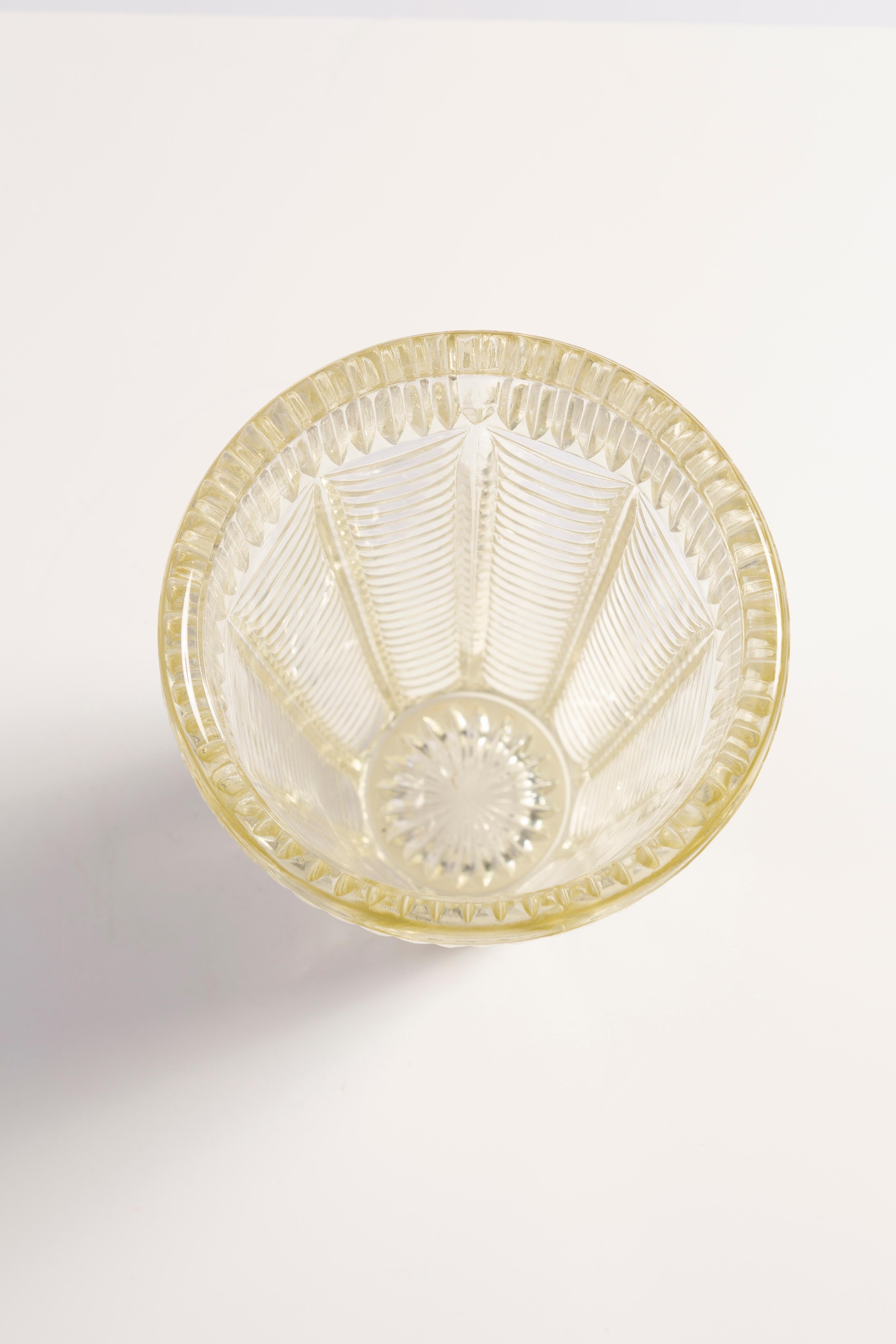 Transparente Kristallvase aus der Jahrhundertmitte, Italien, 1960er Jahre (Glas) im Angebot