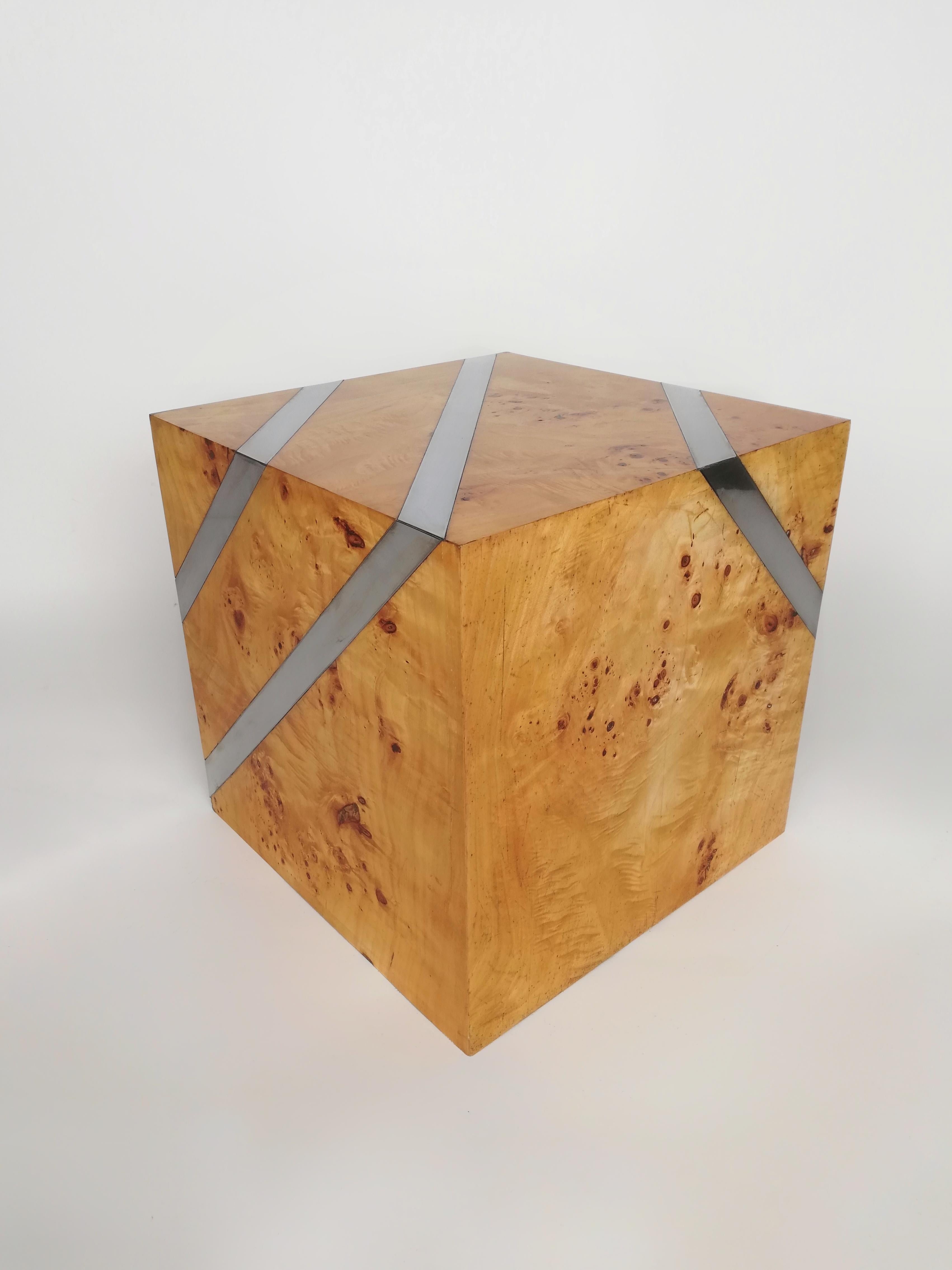 Italian Mid-Century Cube End Table in Birch Burl & Chromed Metal, Italy, 1970s For Sale