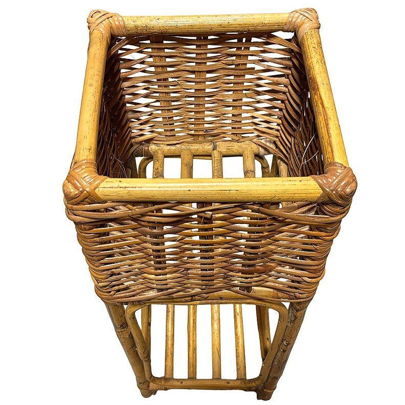 Mid-Century moderno Piantana a cubo in rattan intrecciato di metà secolo in vendita