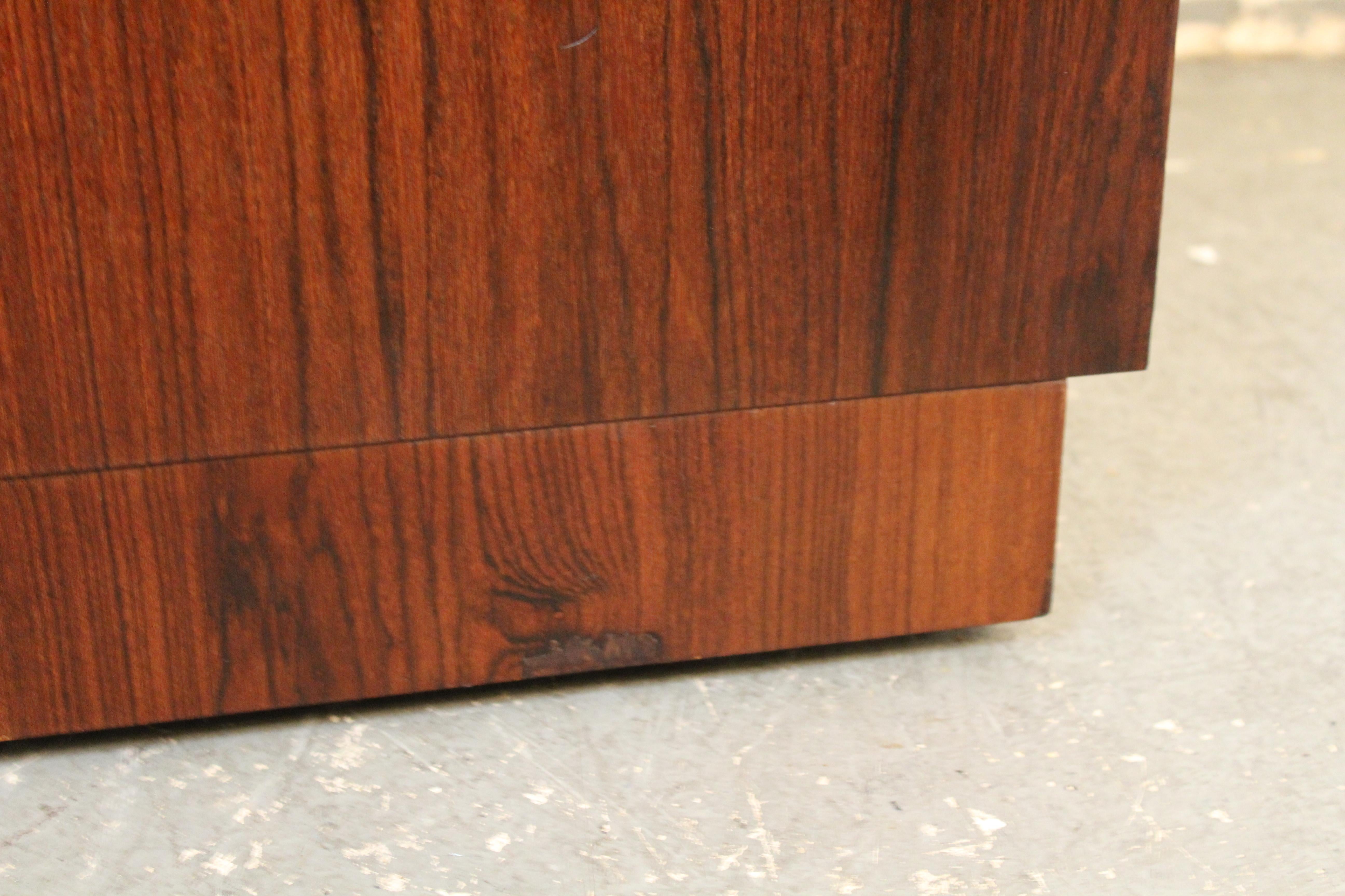 Comodini cubici in palissandro del Mid-Century by Directional Furniture in vendita 3