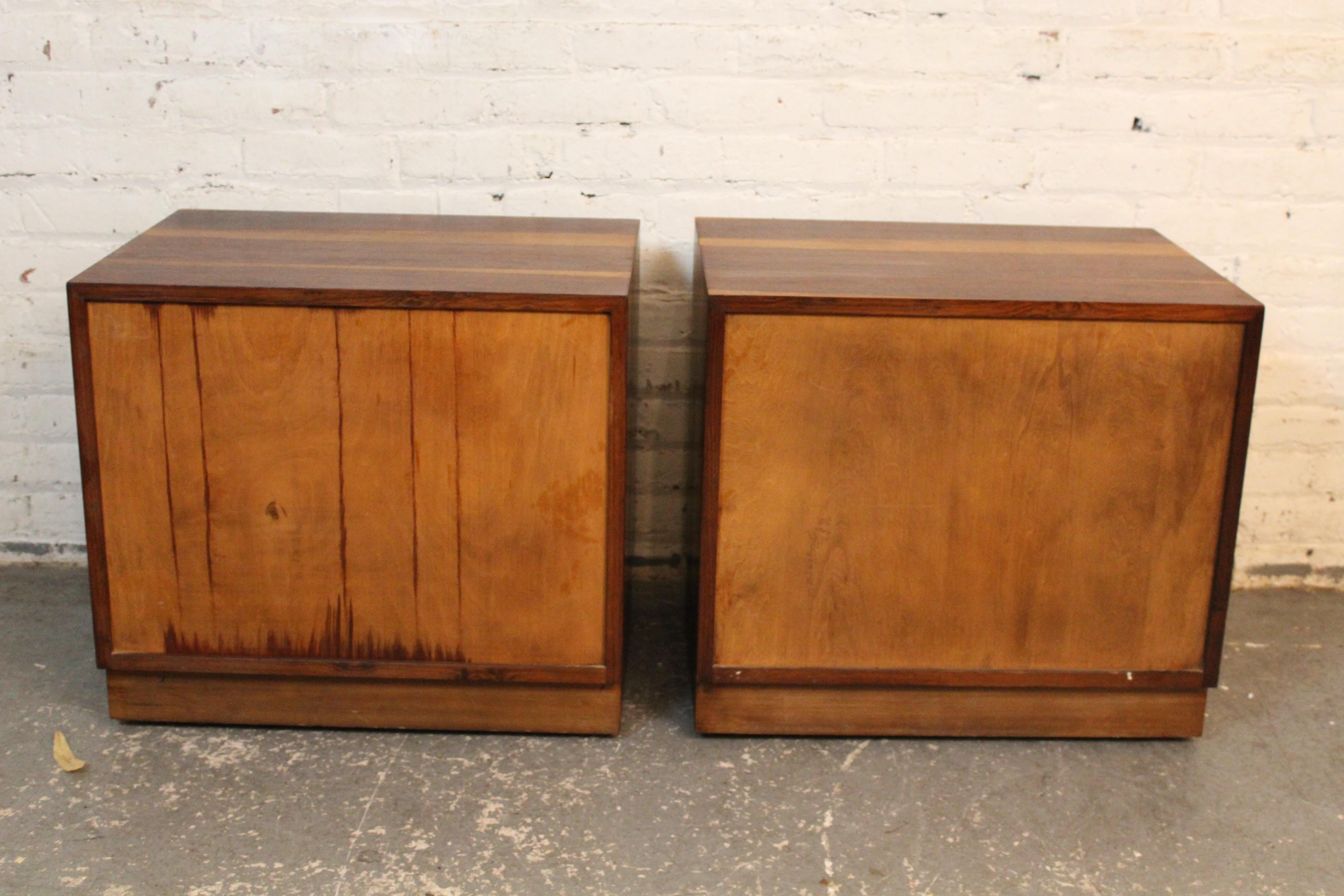 Comodini cubici in palissandro del Mid-Century by Directional Furniture In condizioni buone in vendita a Brooklyn, NY