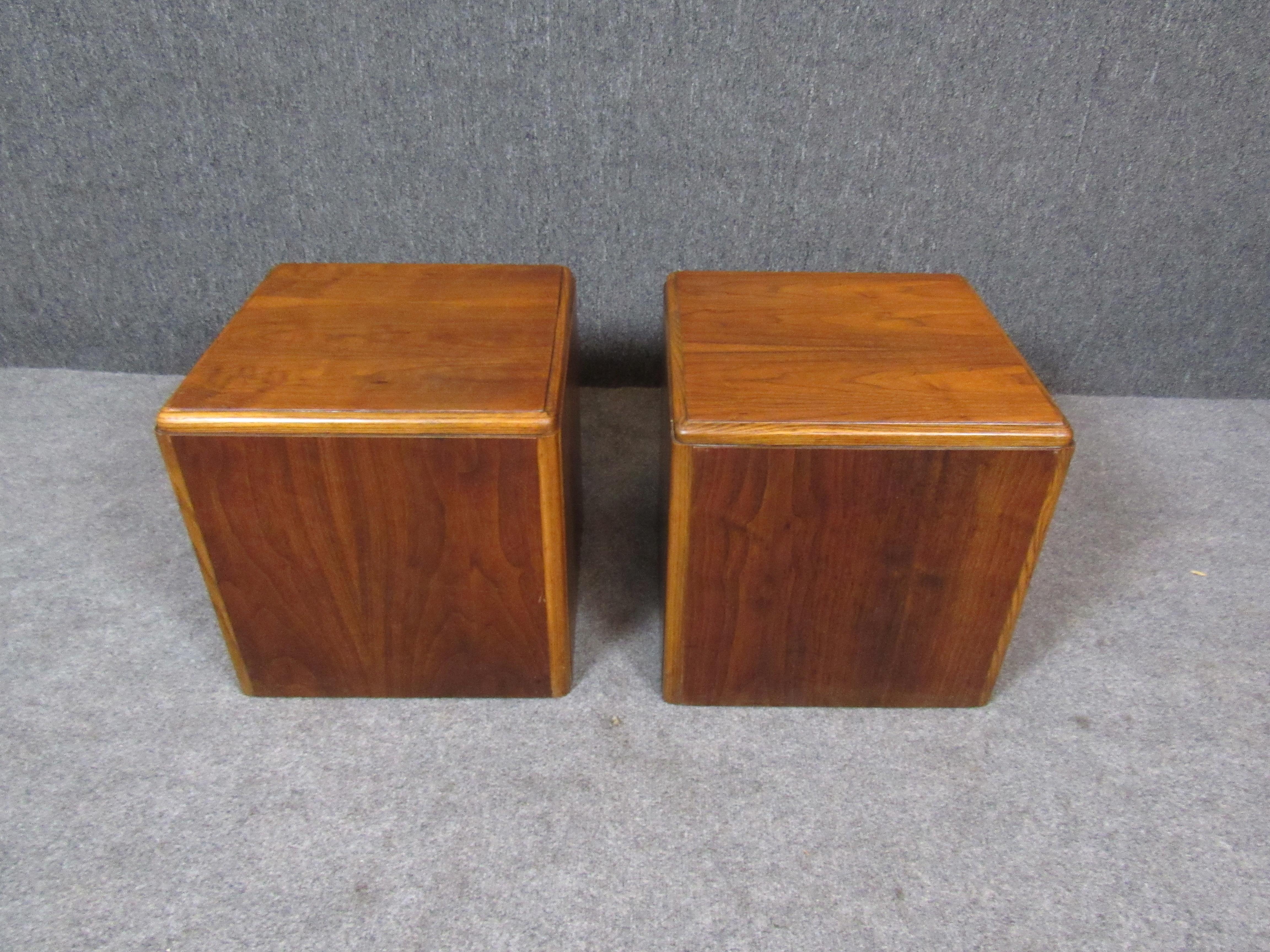 Veneer Mid-Century Cubic Walnut Pedestals by Lane Furniture For Sale
