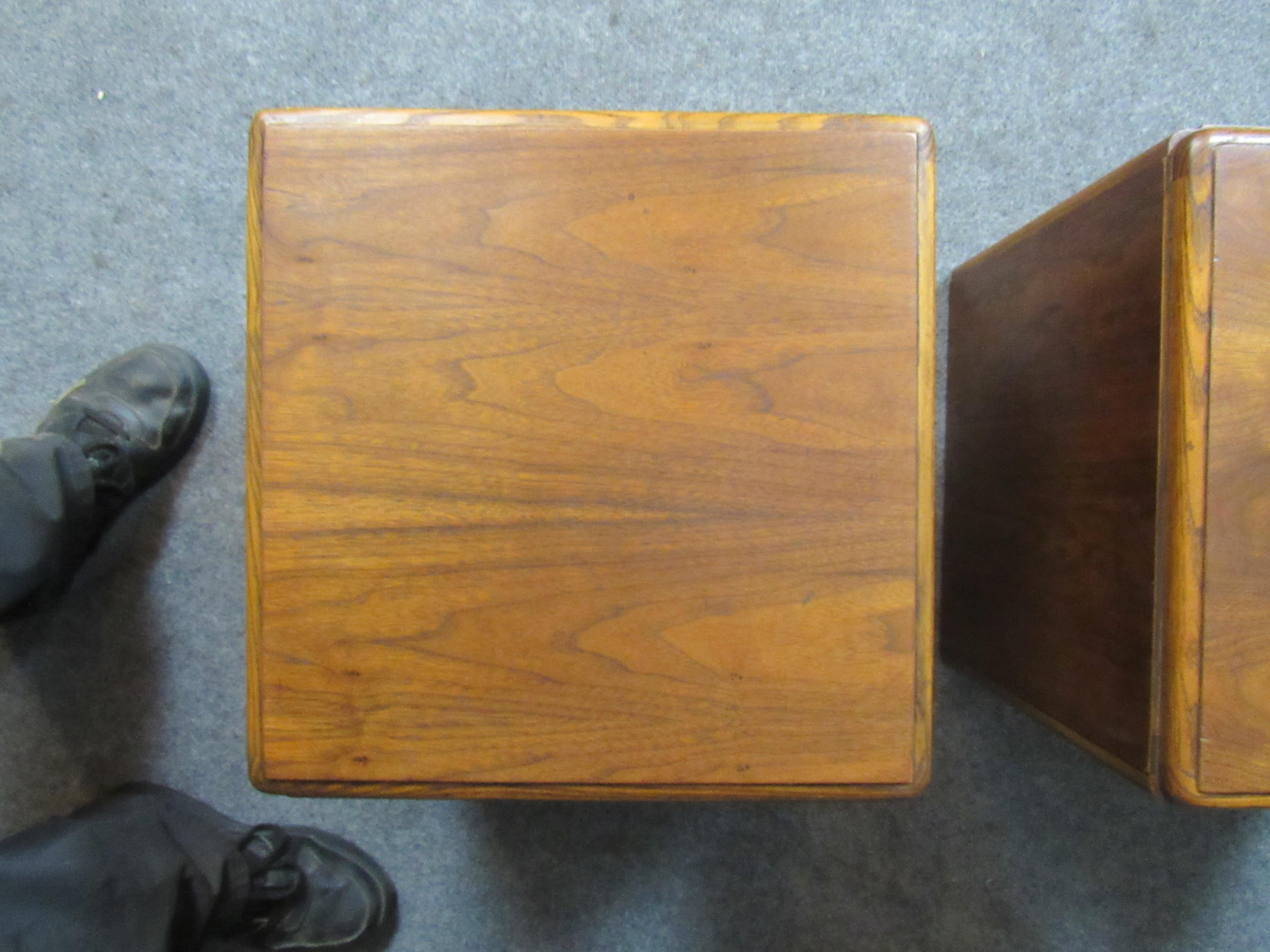Mid-Century Cubic Walnut Pedestals by Lane Furniture In Good Condition For Sale In Brooklyn, NY