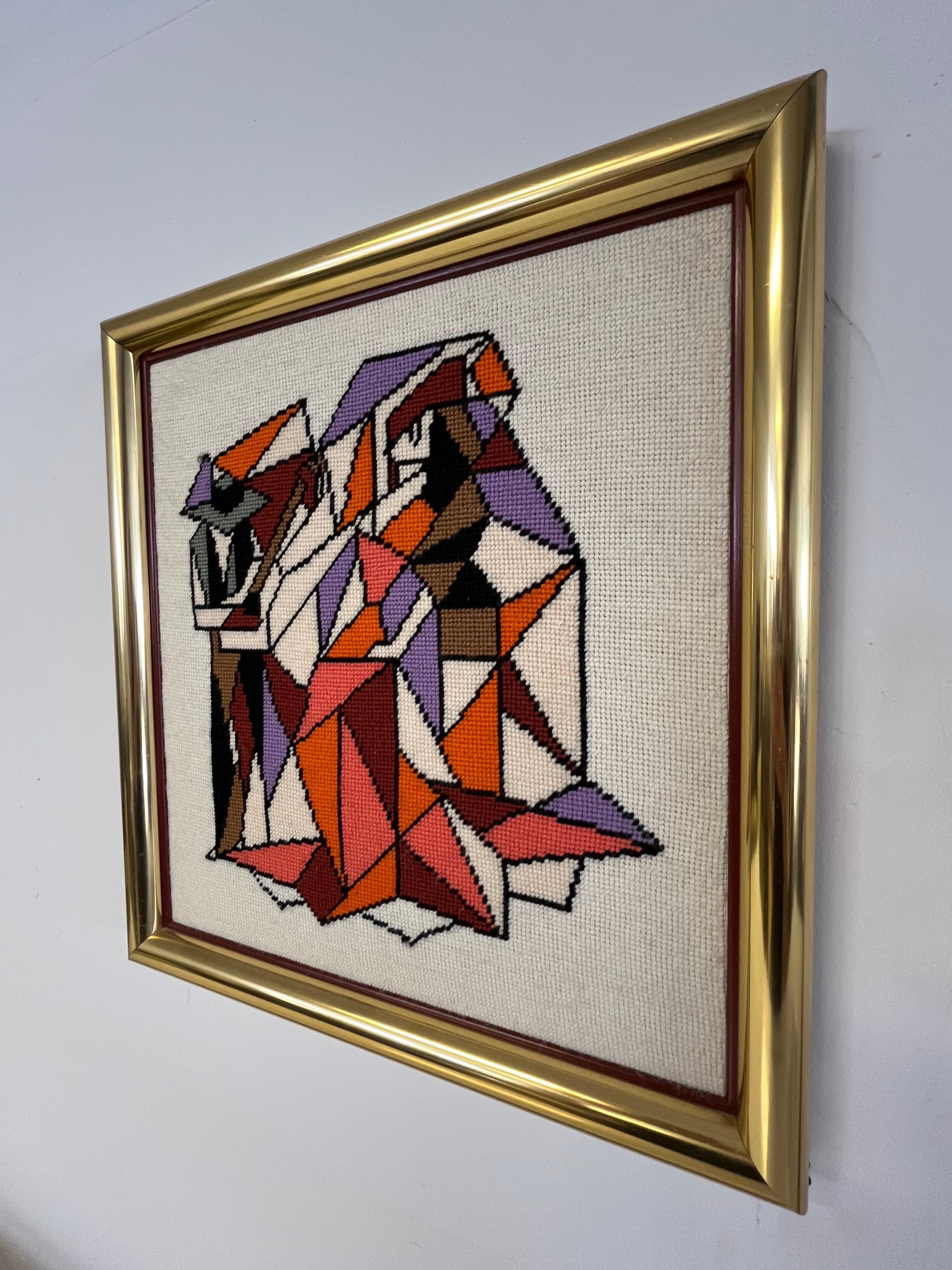 Llamativo punto de aguja cubista. Picasso. Colores vibrantes enmarcados en un marco de latón. Bonita pieza de época. 
