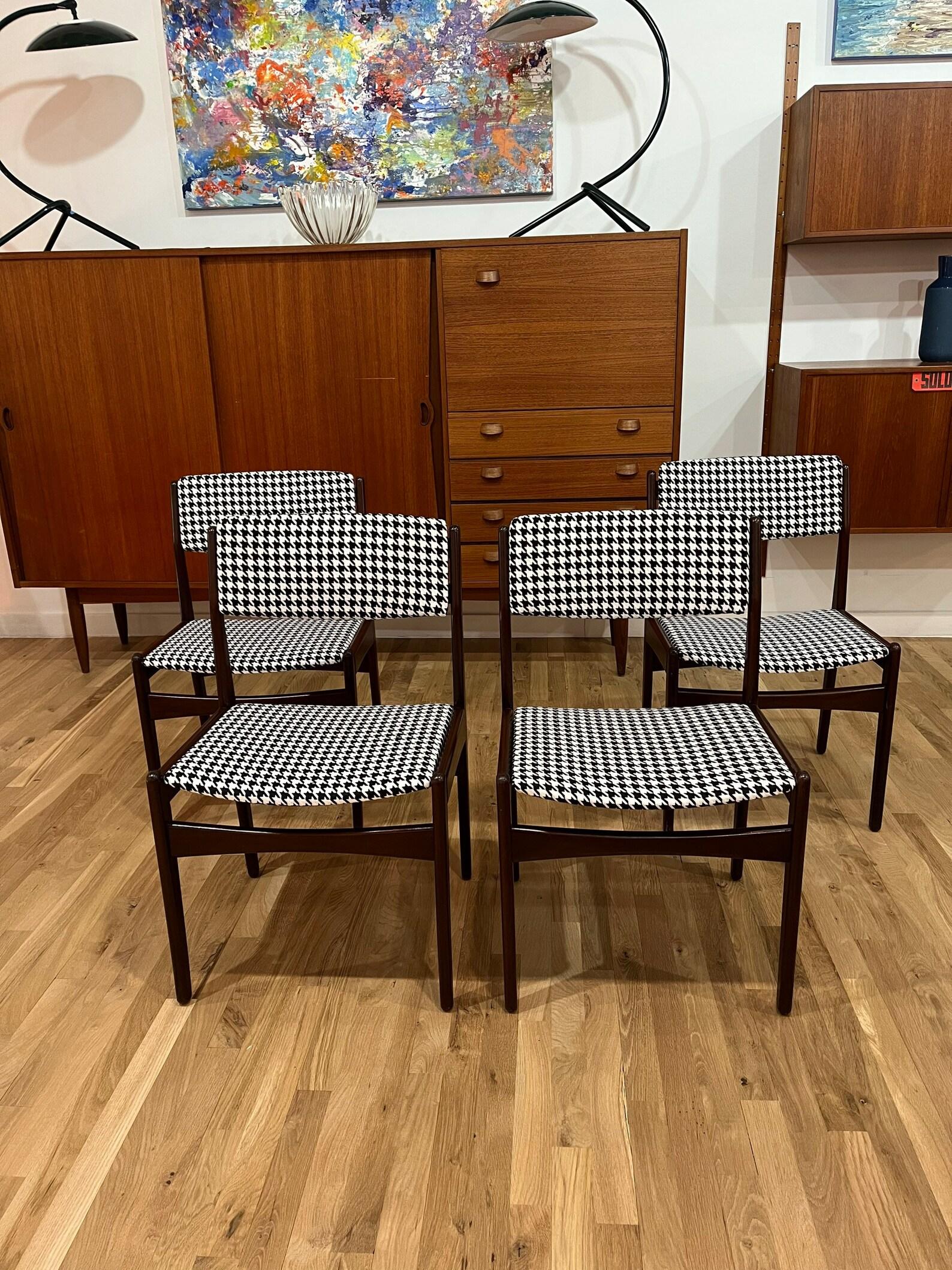 Midcentury curated rosewood dining chairs with new houndstooth upholstry W19.5” x D16 x H31.5” inches 

Seat height: 17” inches.