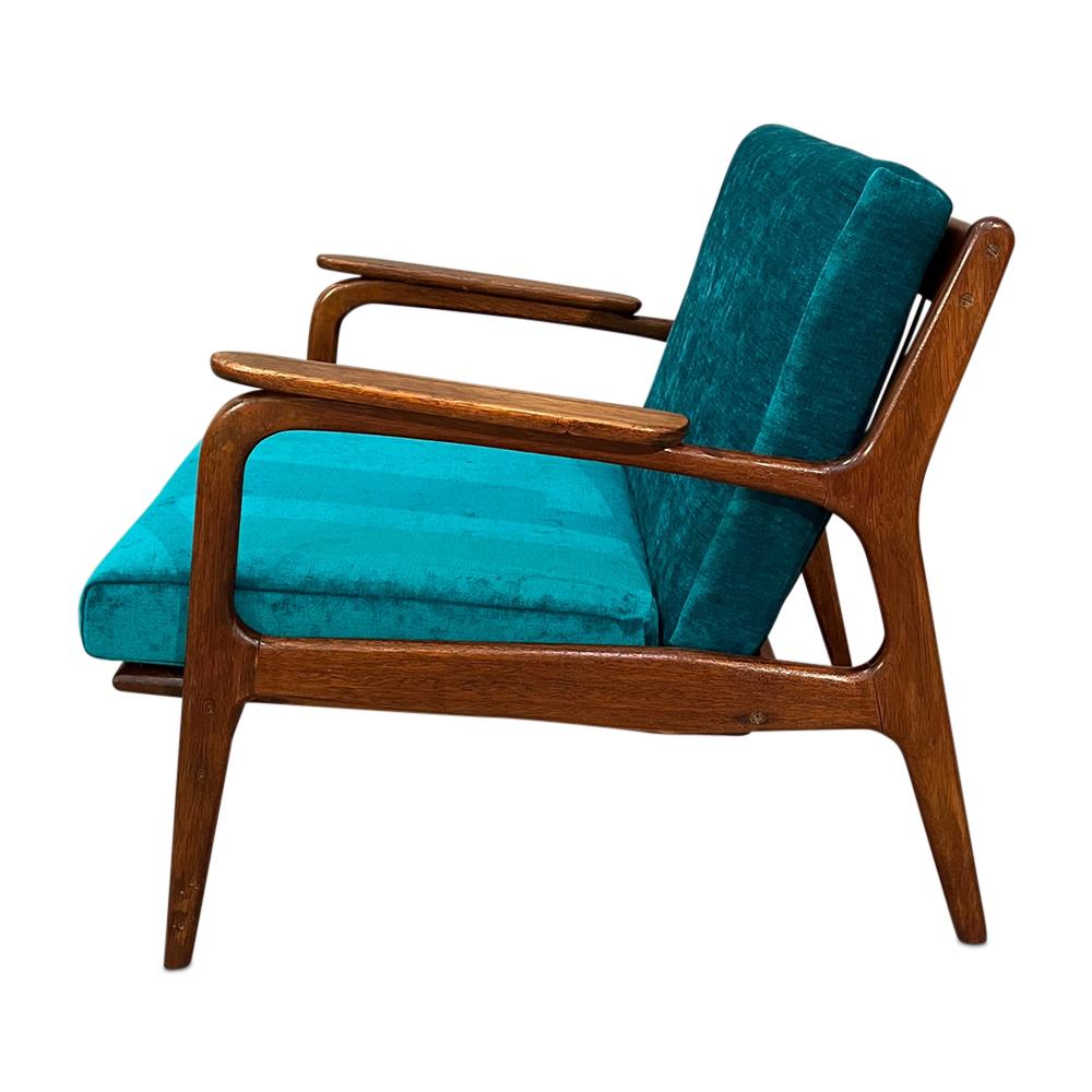 Mid-Century Curated Walnut arm lounge chair 1960s Circa 8