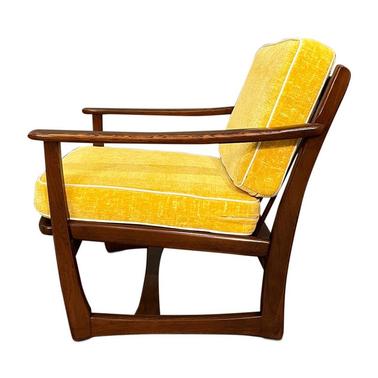 Mid-Century, Curated, Walnut arm lounge chair 1960s Circa For Sale 8