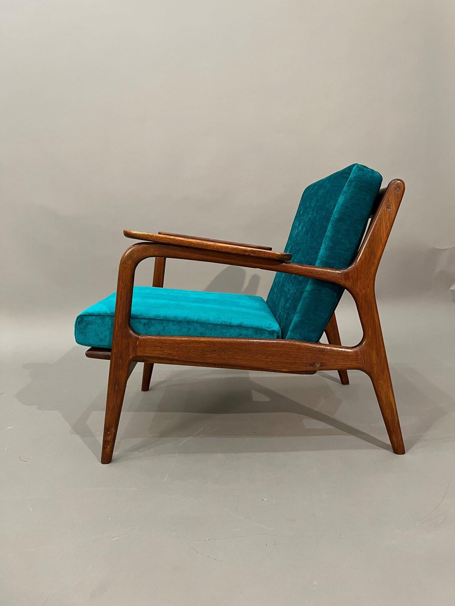 Mid-Century Modern Mid-Century Curated Walnut arm lounge chair 1960s Circa