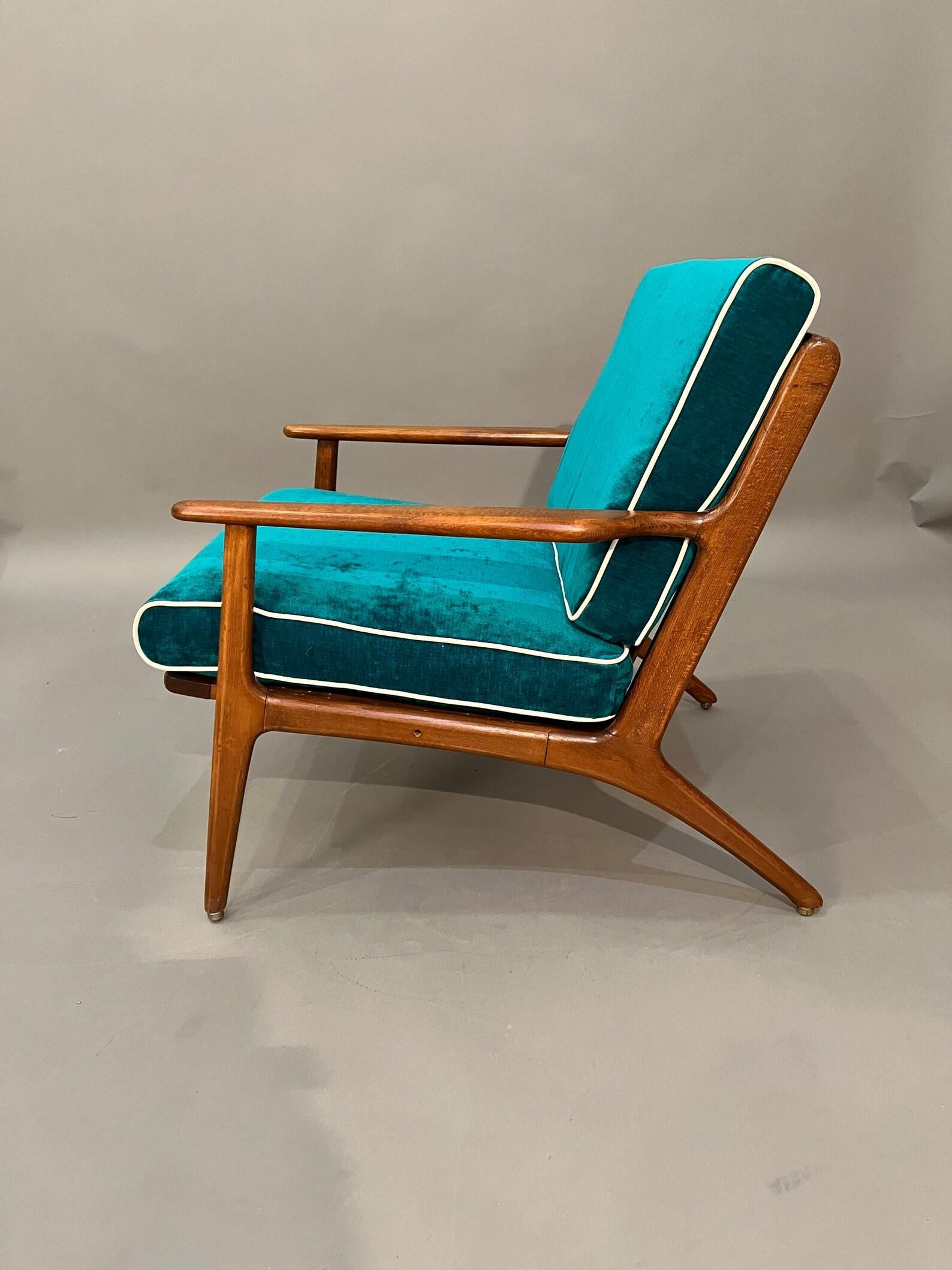 Mid-Century, Curated, Walnut arm lounge chair 1960s Circa In Good Condition In Hudson, NY