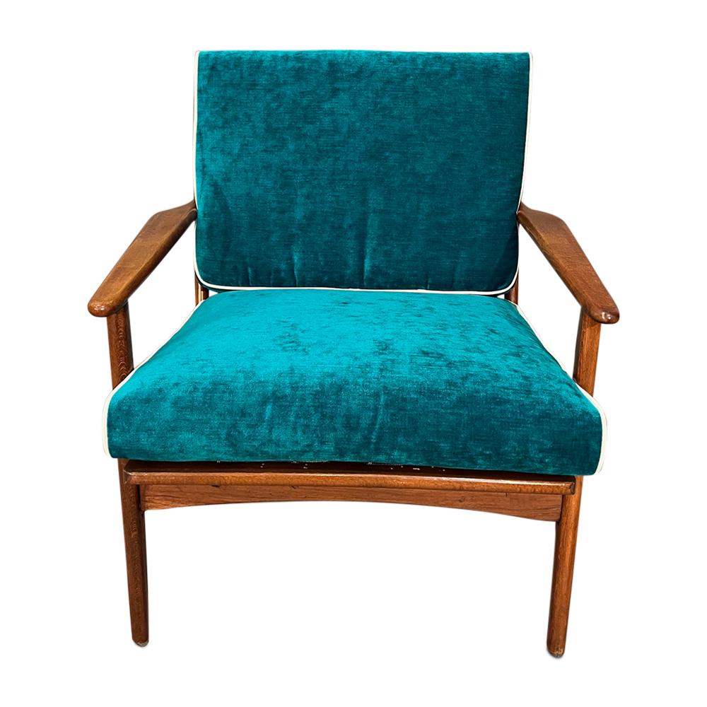 Mid-Century Curated Walnut arm lounge chair 1960s Circa 4