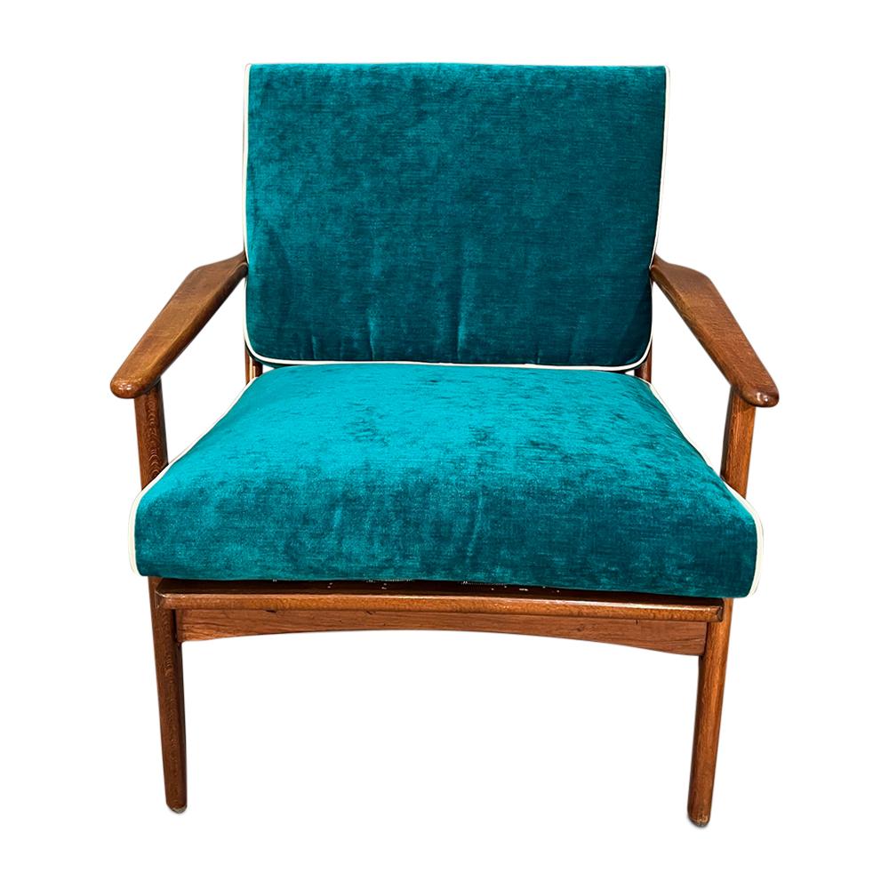 Mid-Century, Curated, Walnut arm lounge chair 1960s Circa 5