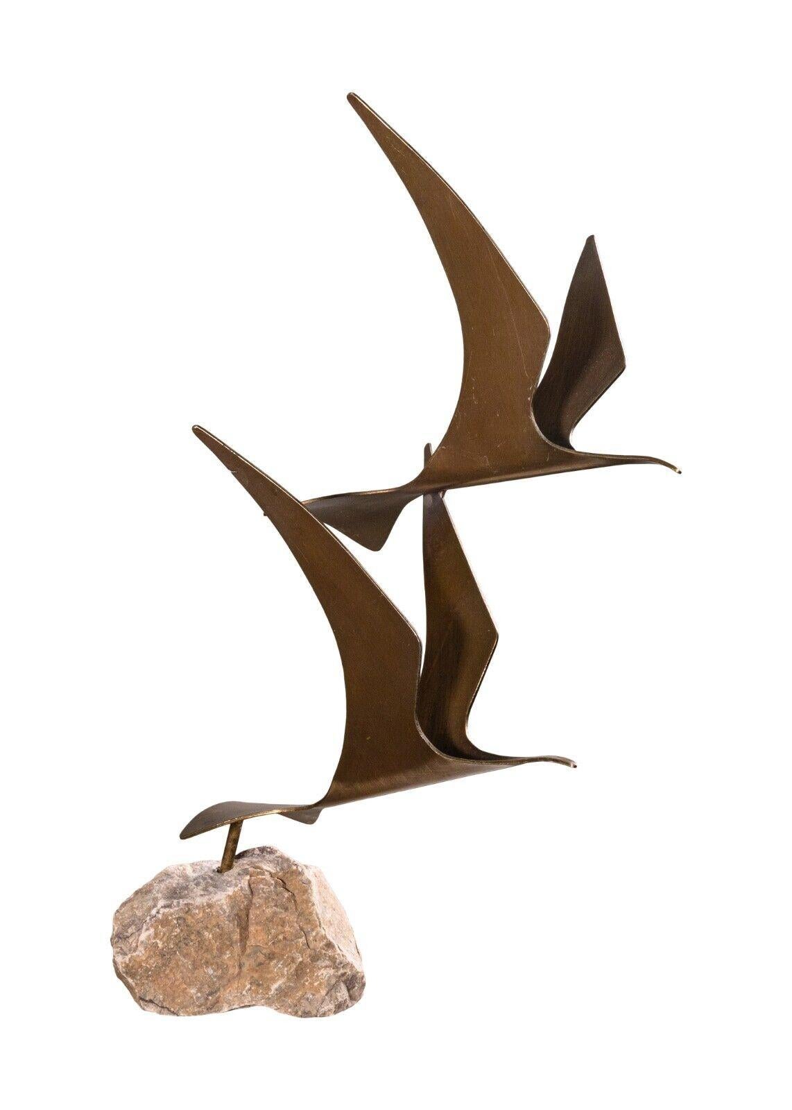 Mid Century Curtis Jere Pair of Doves Bronze Sculpture on Quartz Stone Base In Good Condition In Keego Harbor, MI