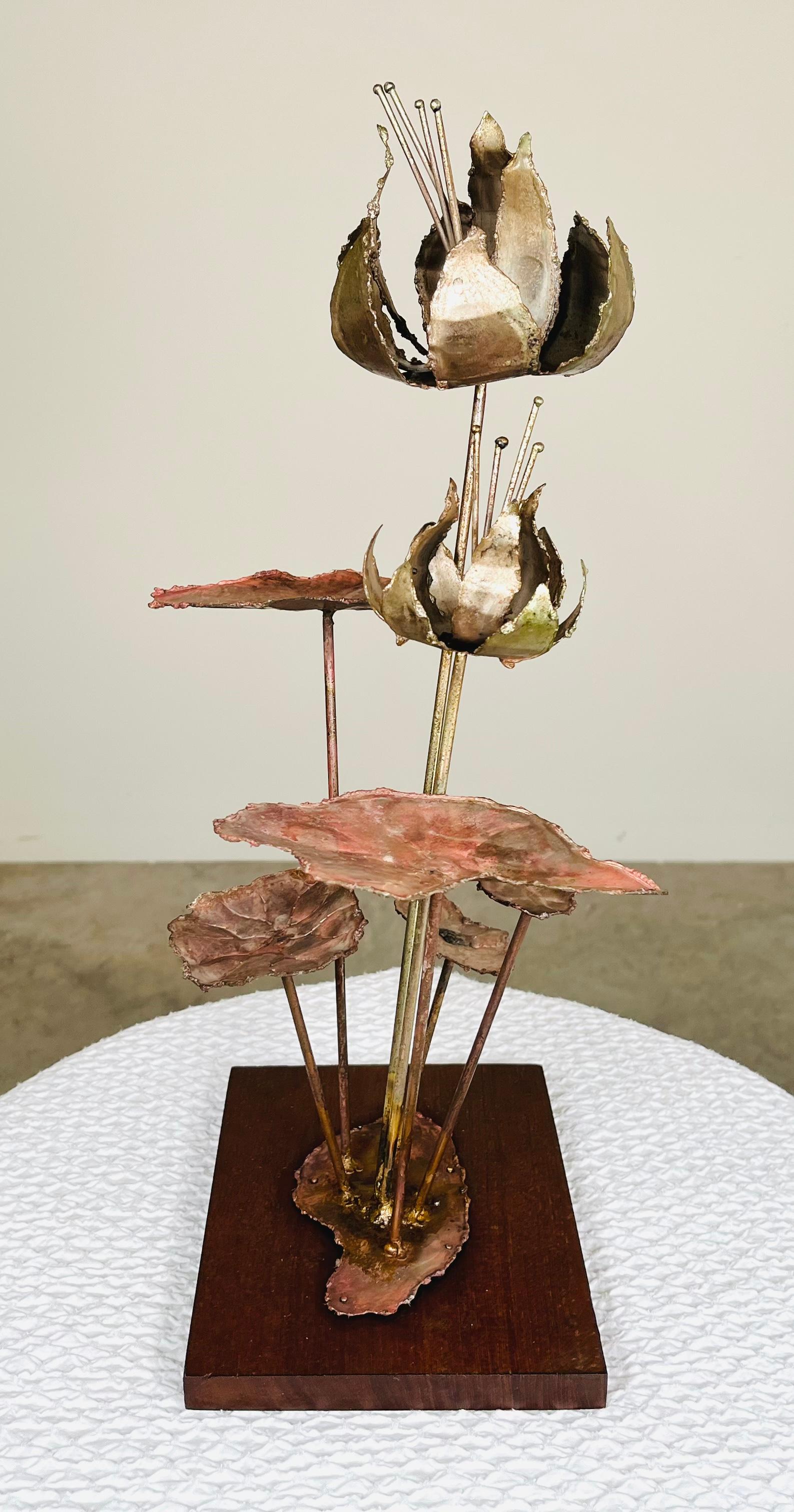 Midcentury Curtis Jere Style Brutalist Metal Lily Flower Sculpture  In Good Condition In Southampton, NJ